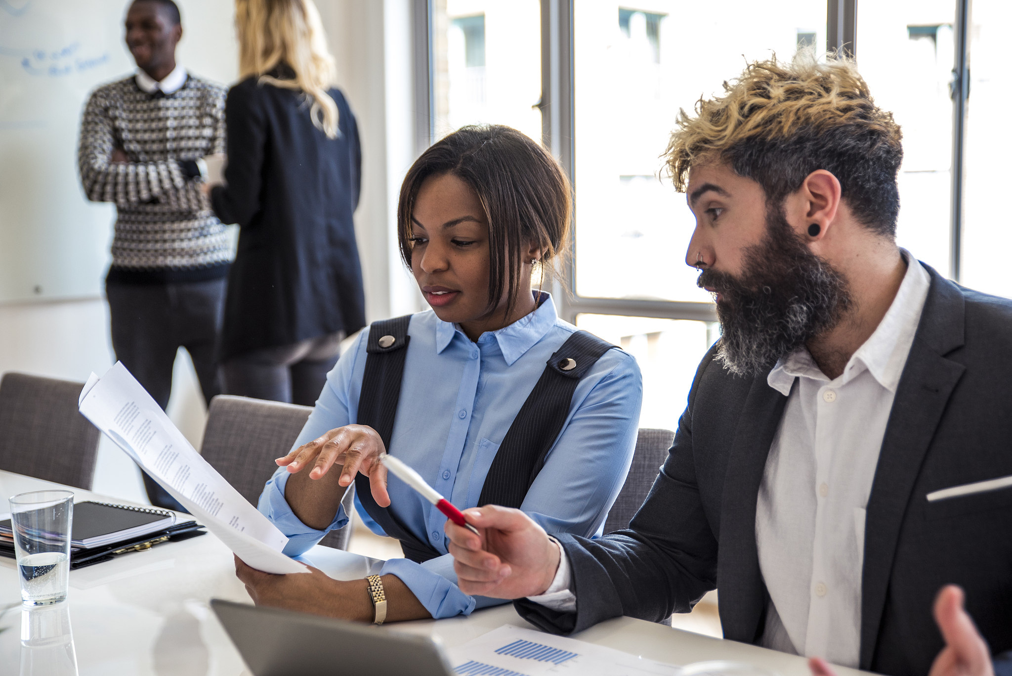 your feelings toward graduation 在作业本上写下自己关于毕业之后规划的想法。选项一：continue成为一名警察选项二：不想当警察：深造学业or其他行业️两种观点任选一种一定从自己的角度出发写自己的感受即可需要表明观点➕写出理由！根据以上要求选择第一种观点continue成为一名警察写一篇200词语的英语作文