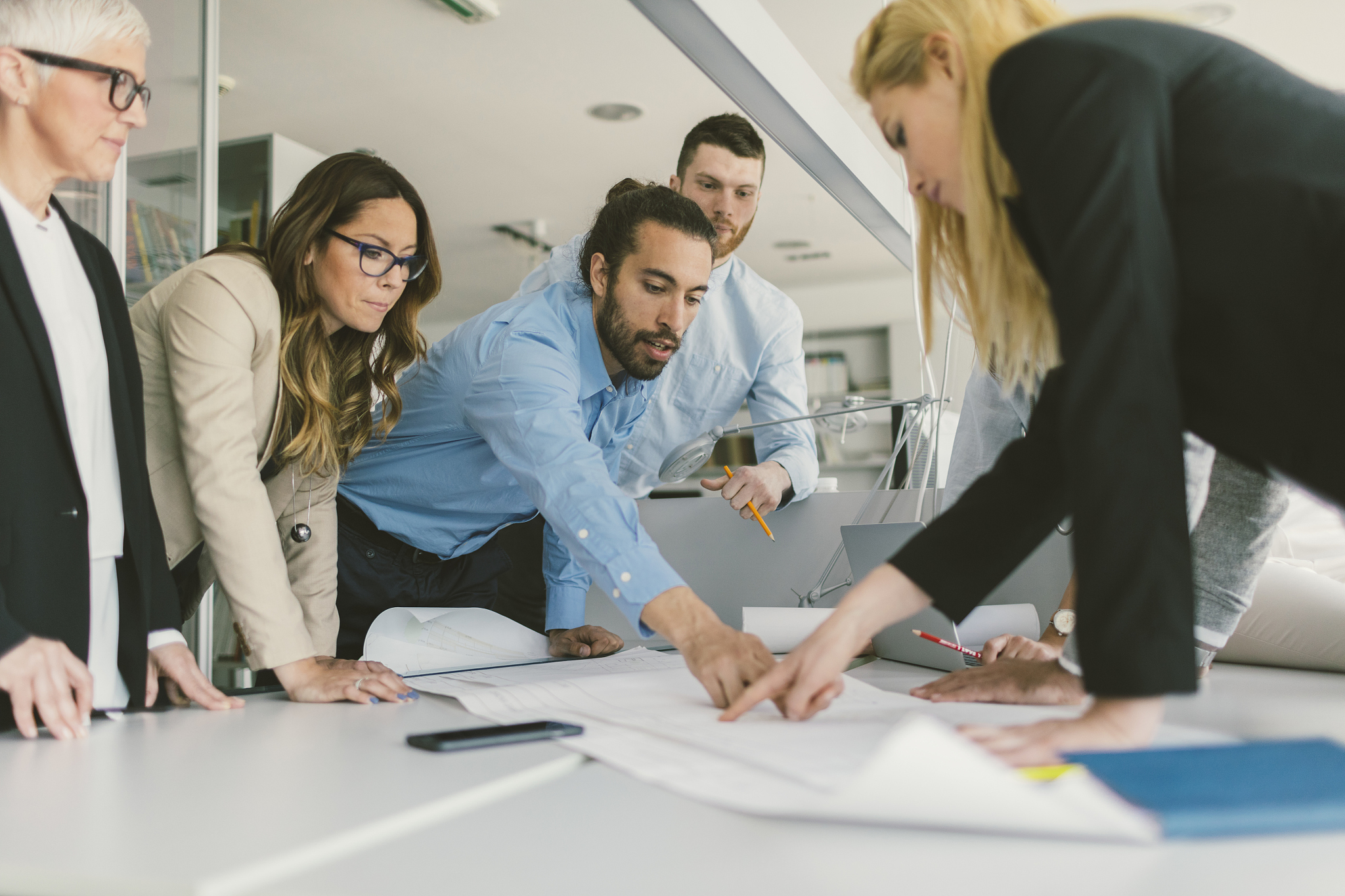 灵寿职业中学2021年招生专业：电子商务、计算机应用等