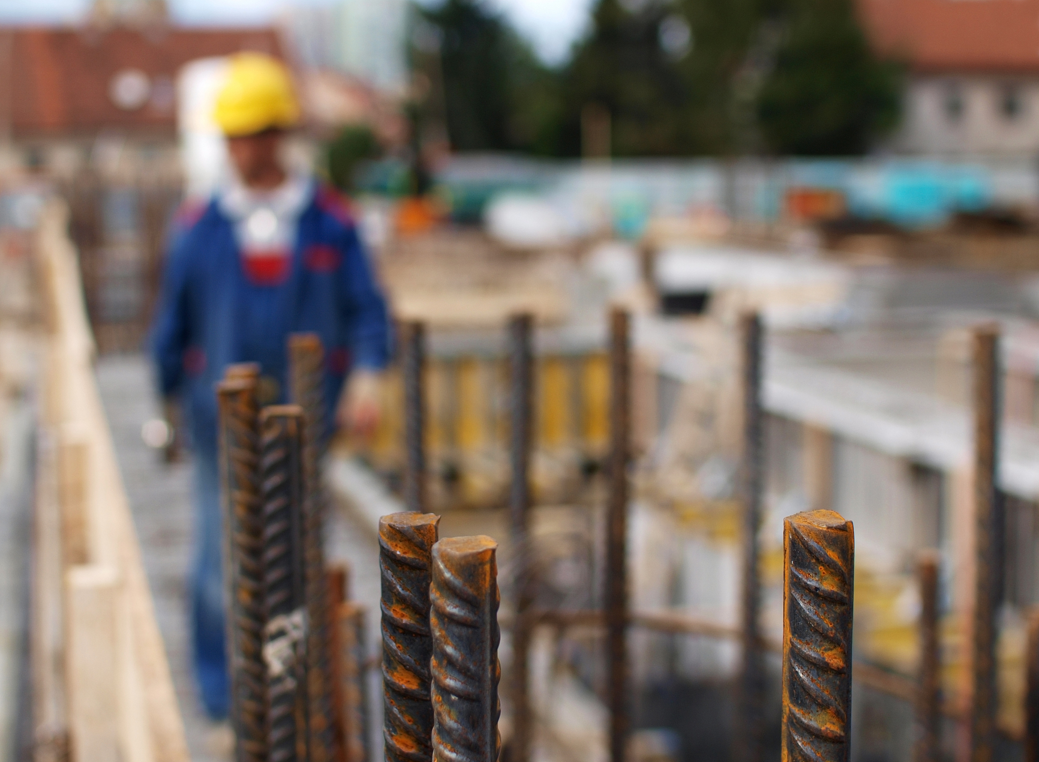 新型建筑材料生产技术课程及就业前景深度解析