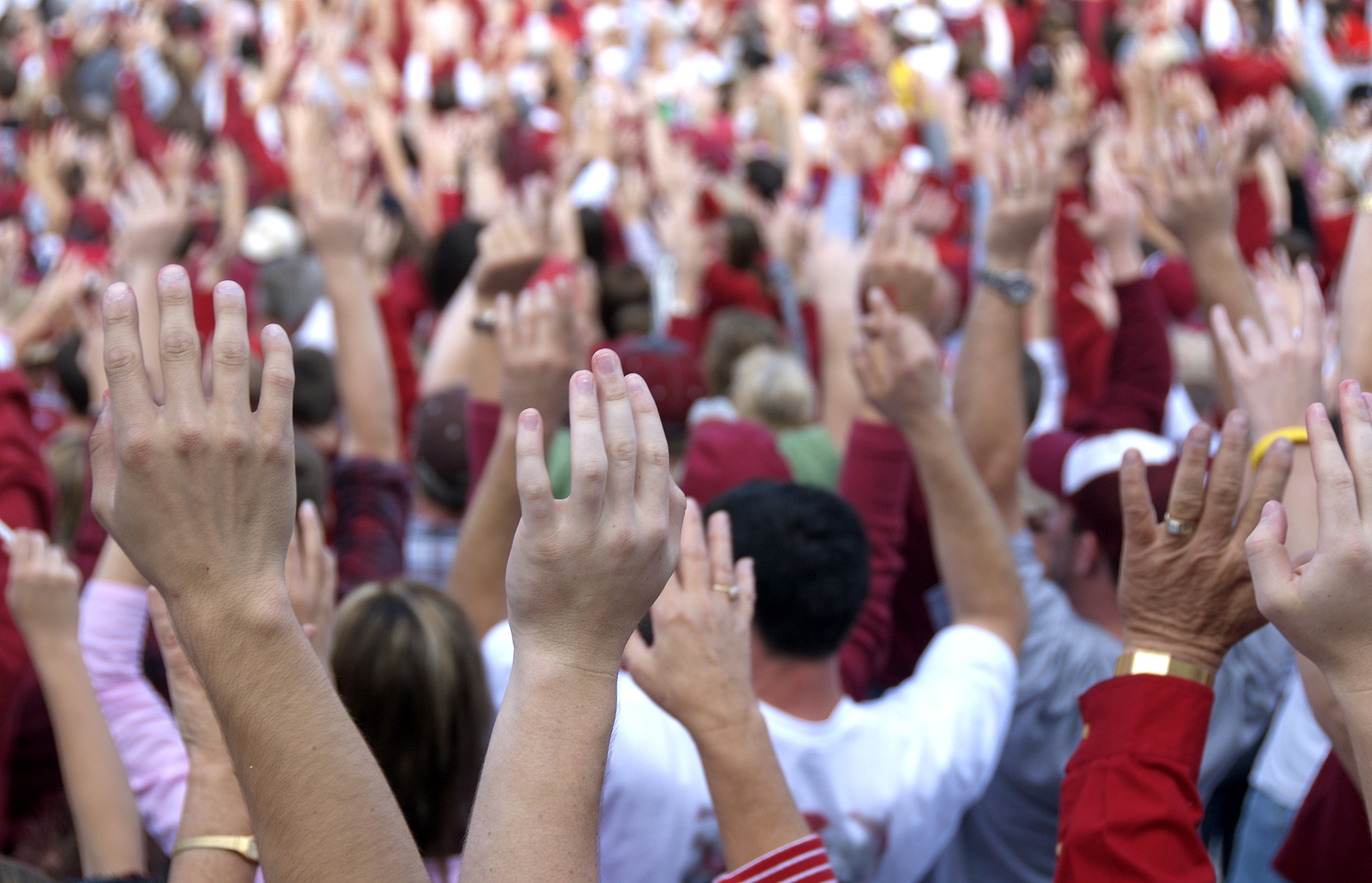 掌声在哪里？鼓励在哪里？金钱支持更在哪里