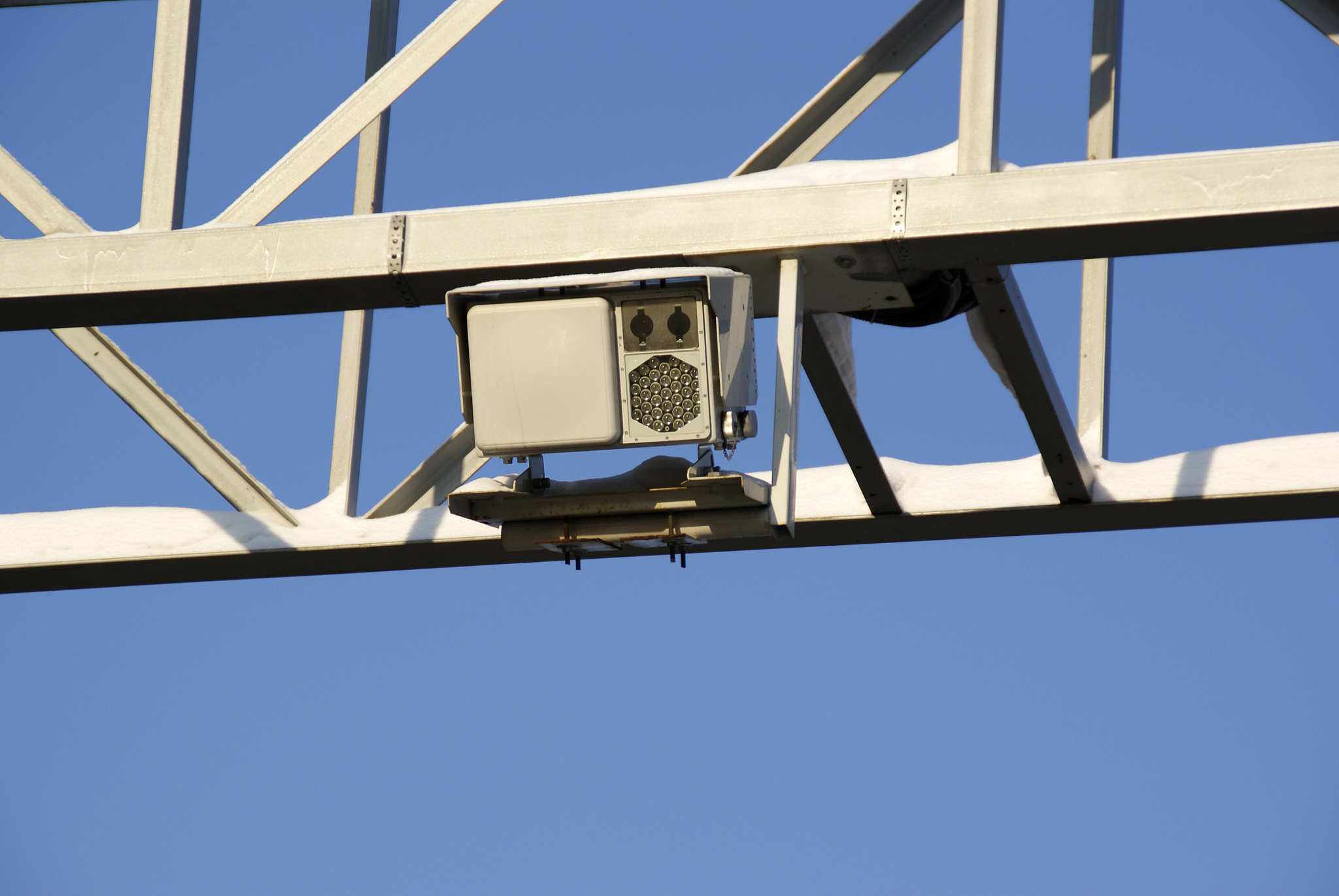 无人机高速桥梁杂物自动识别技术指标详解