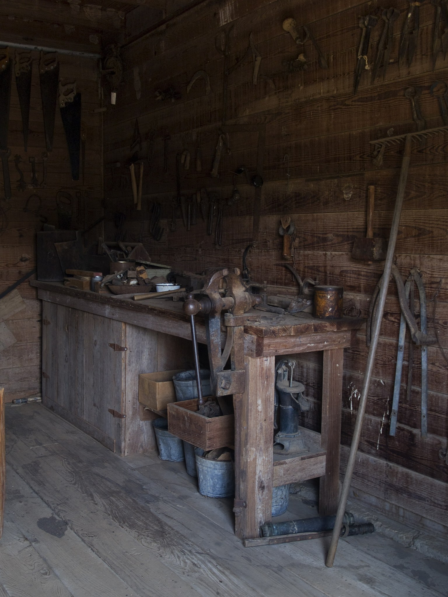 老屋里的童年回忆：一段难忘的岁月