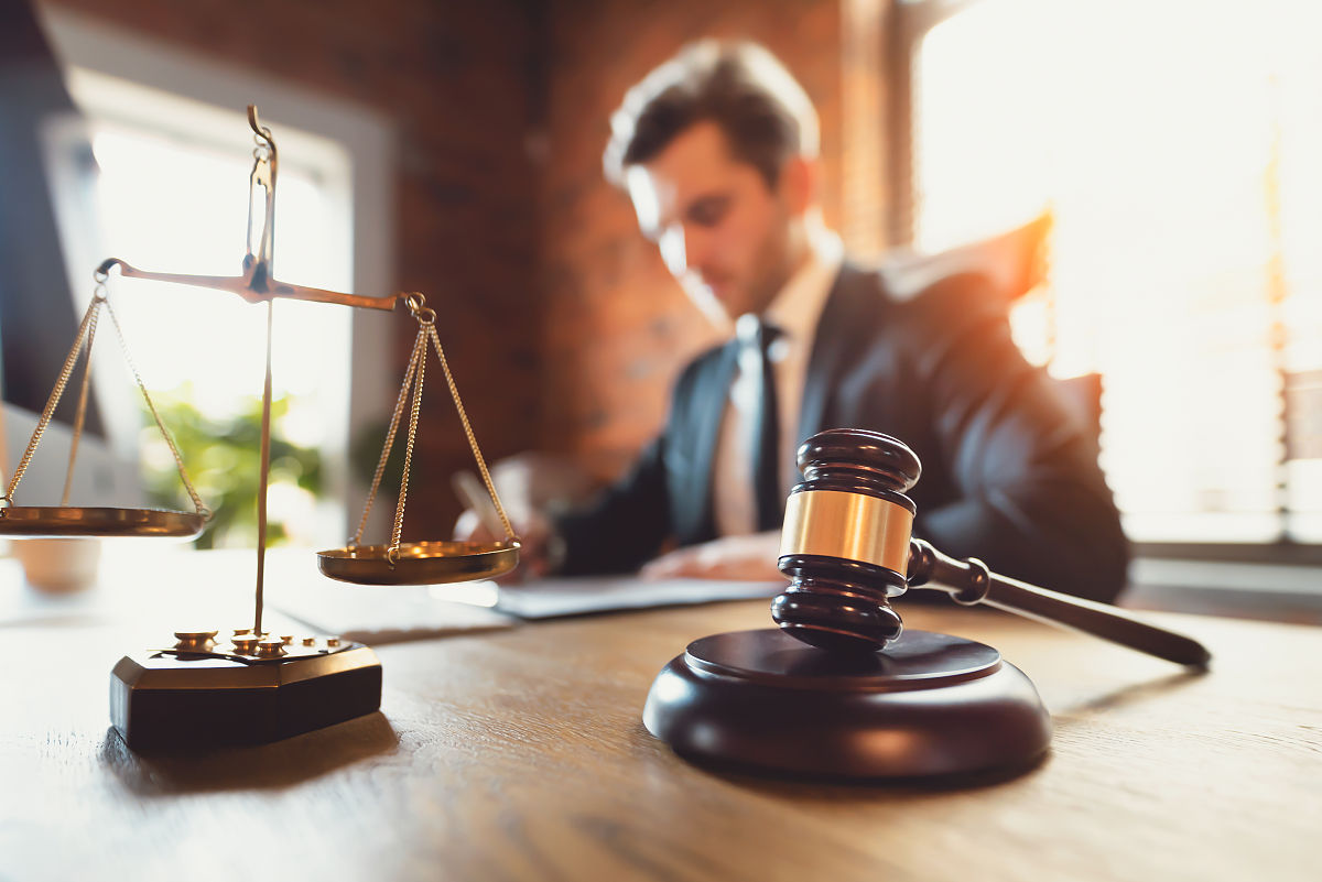 刑事案件律师选择指南：如何找到合适的刑事辩护律师？