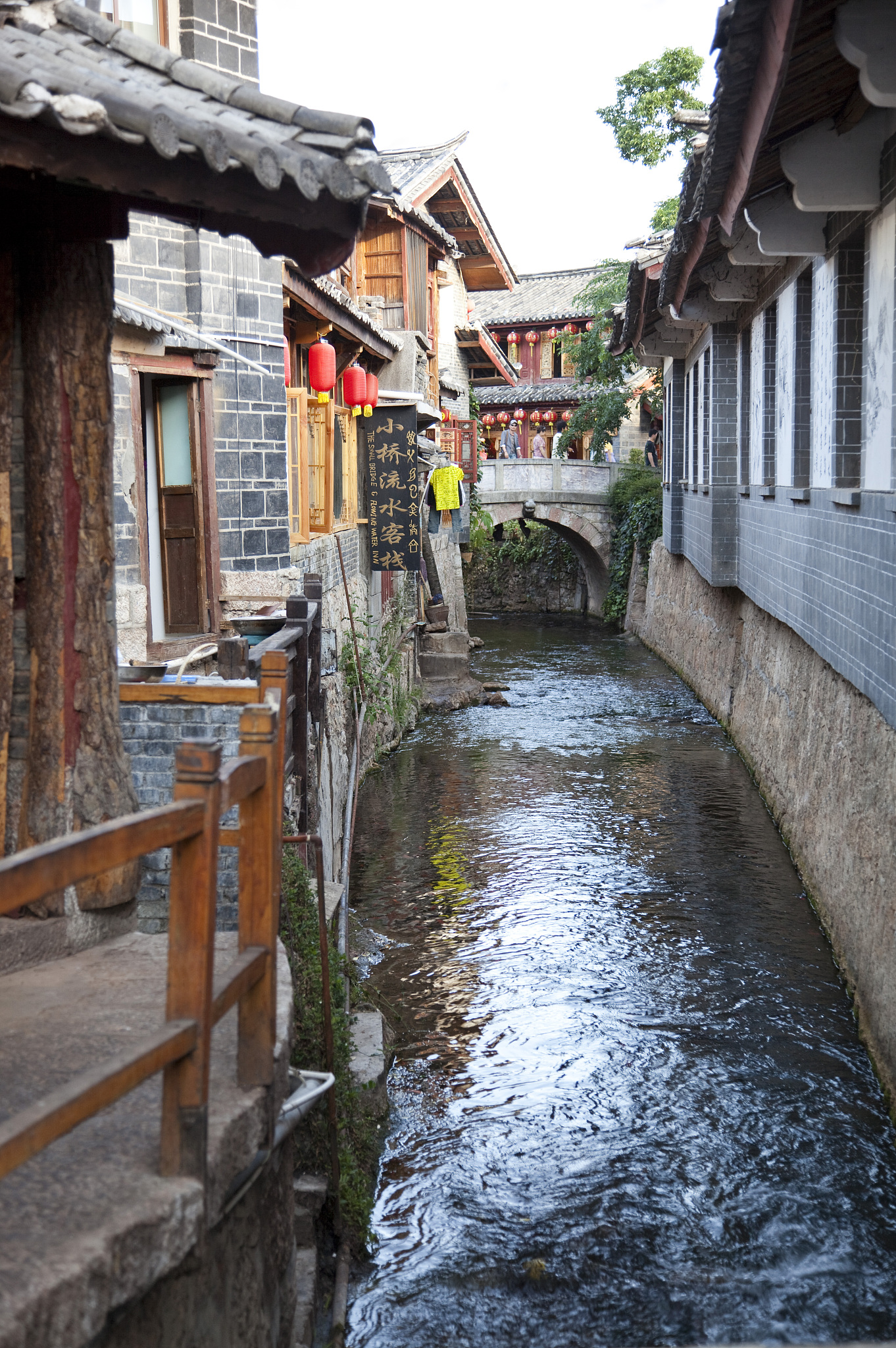 写一段去丽江旅游发朋友圈温馨一点的文案