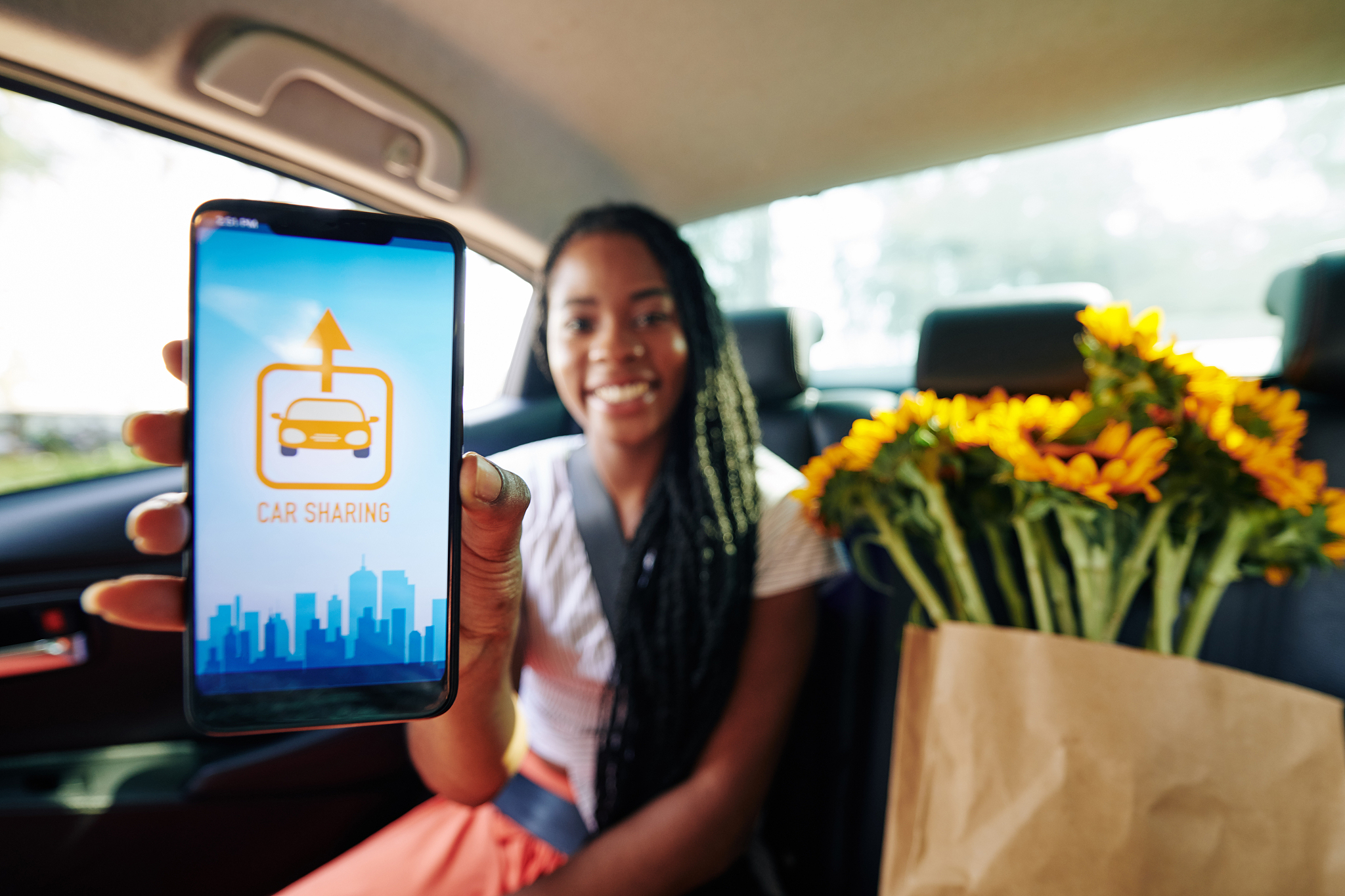 薛耀 找人或找车？群内按格式发布自己的行程方便顺路的查看联系 以上内容是不是拼车信息不是的话回答false是的话用以下格式重写 type车找人？人找车？ from_city出发城市from_city_lat出发城市的纬度from_city_lng出发城市的经度to_city目的城市to_city_lat目的城市的纬度to_city_lng目的城市的经度day日期time时间phone手机号