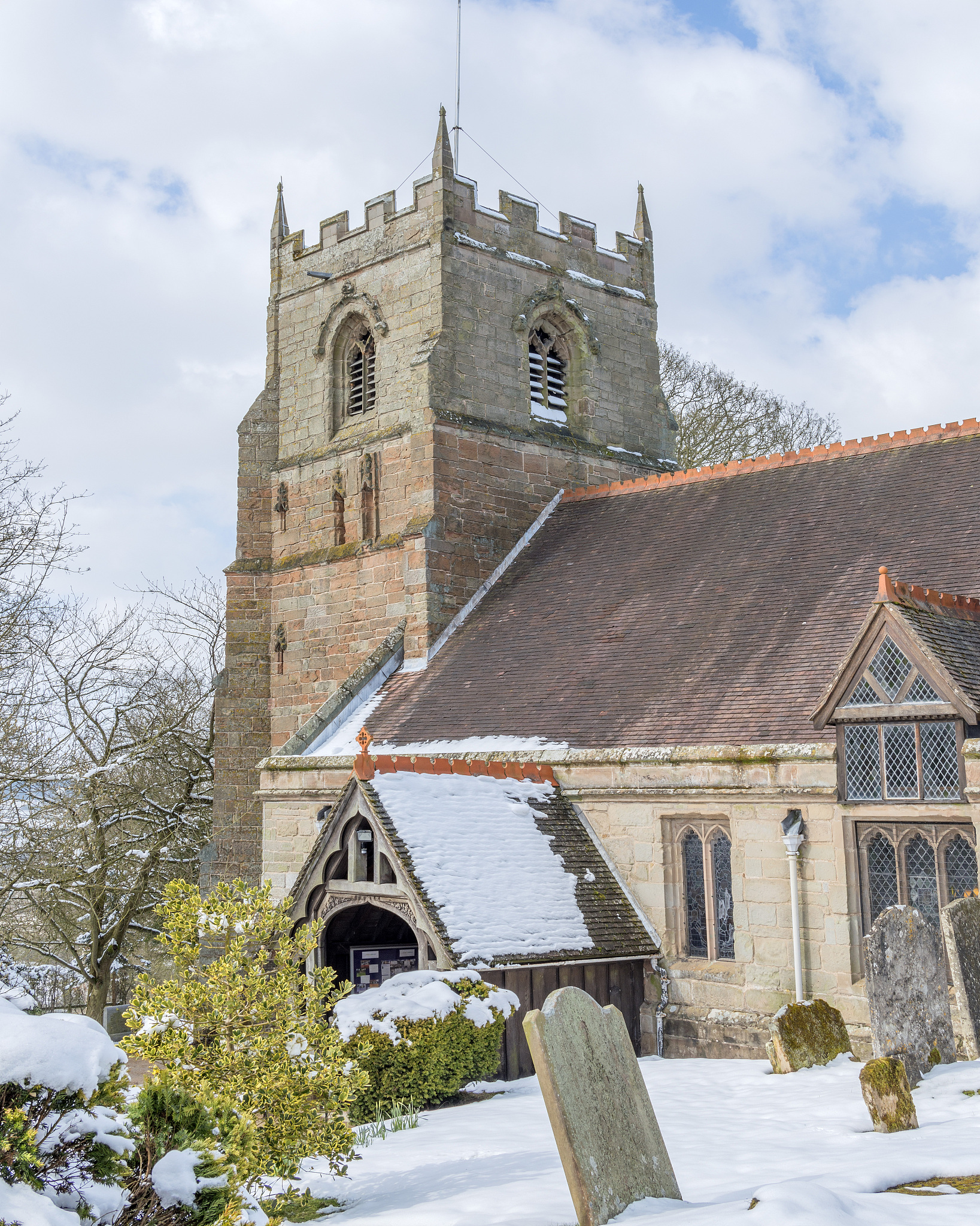 哈尔格林姆斯大教堂：英国中世纪建筑的杰作