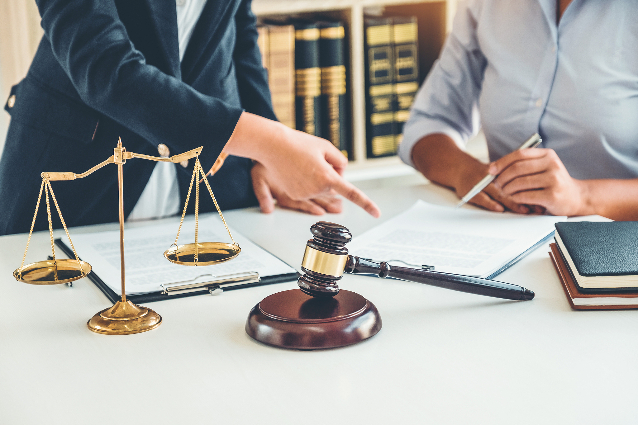 如何选择合适的律师？资深律师团队帮你省心省力