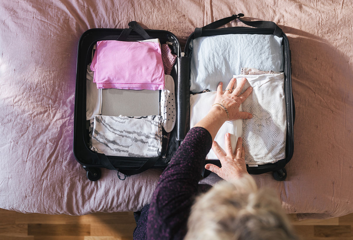 按老百姓的问法写出10句消毒棉片可以带上飞机吗的相似问