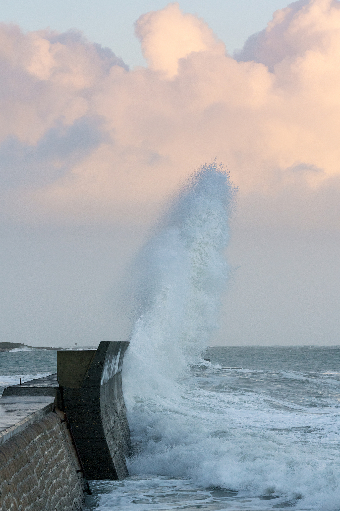 tempête et vagues en bretagne