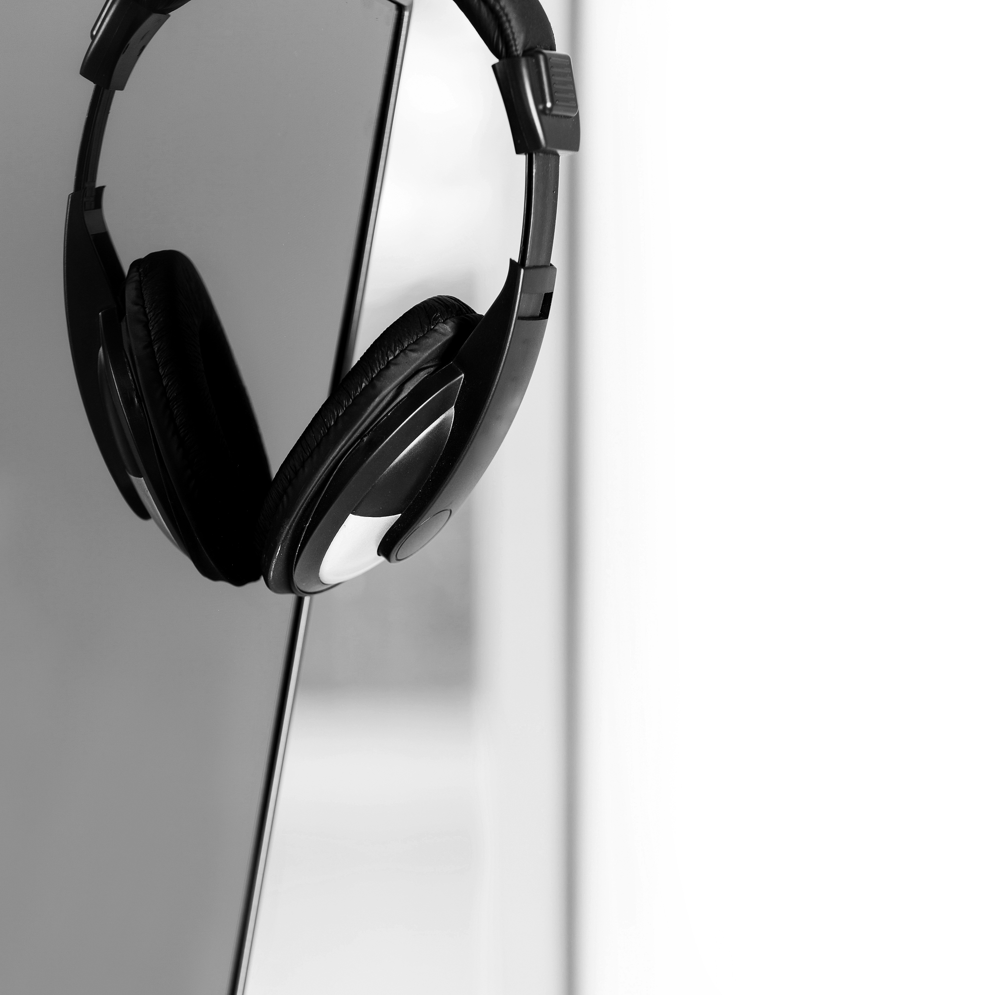 索尼 XM5 和 XM4 对比：哪个更值得买？