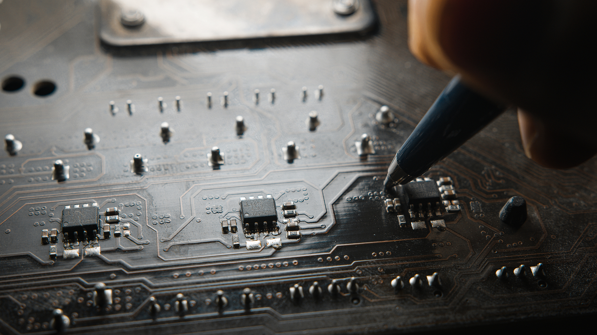 帮我写一个基于BS的职工信息管理系统的需求分析