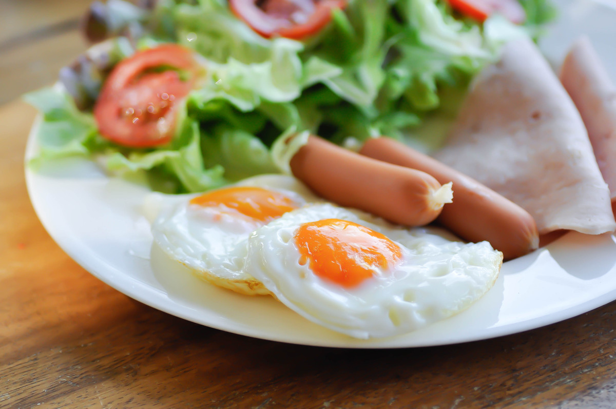 早餐吃一枚鸡蛋有多重要？写出十个公众号标题