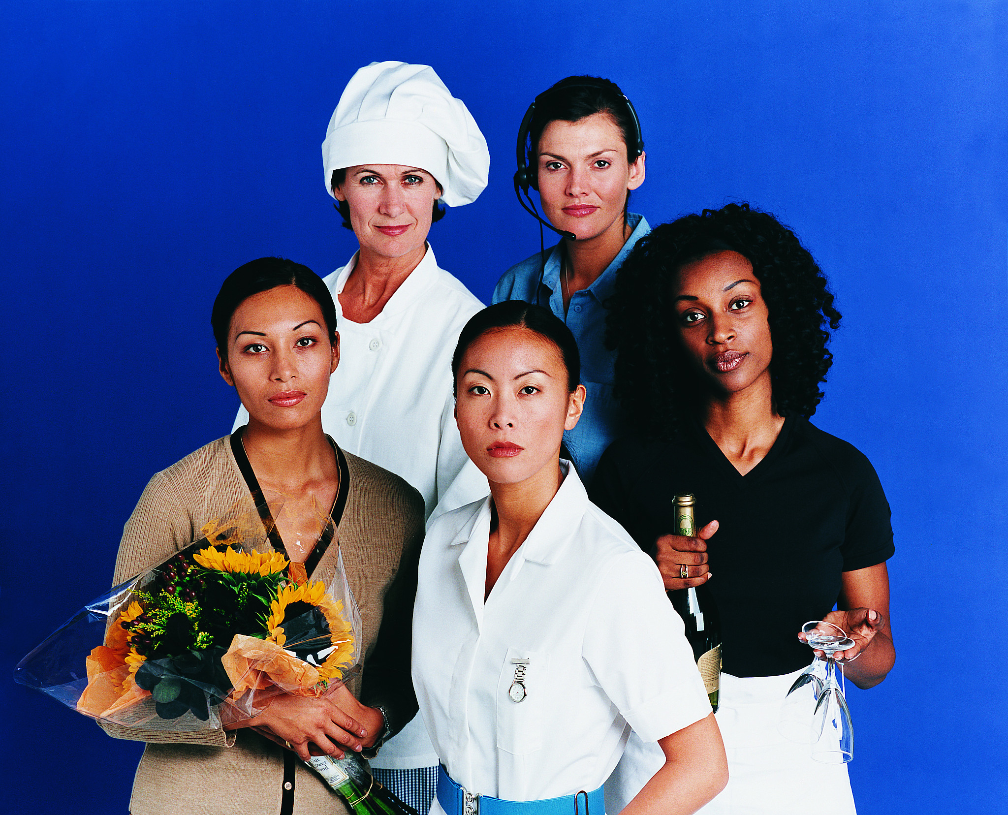 5 Tips for Women to Showcase Their Charm and Charisma