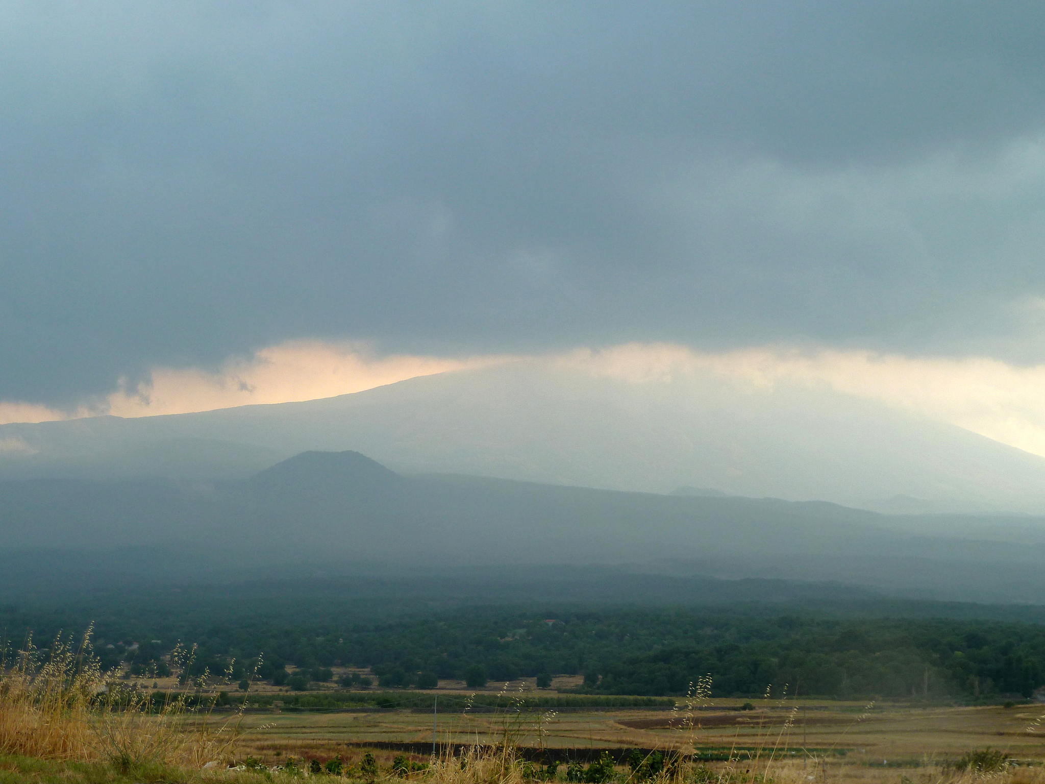 请帮我写夏热冬暖地区特点文章的绪论