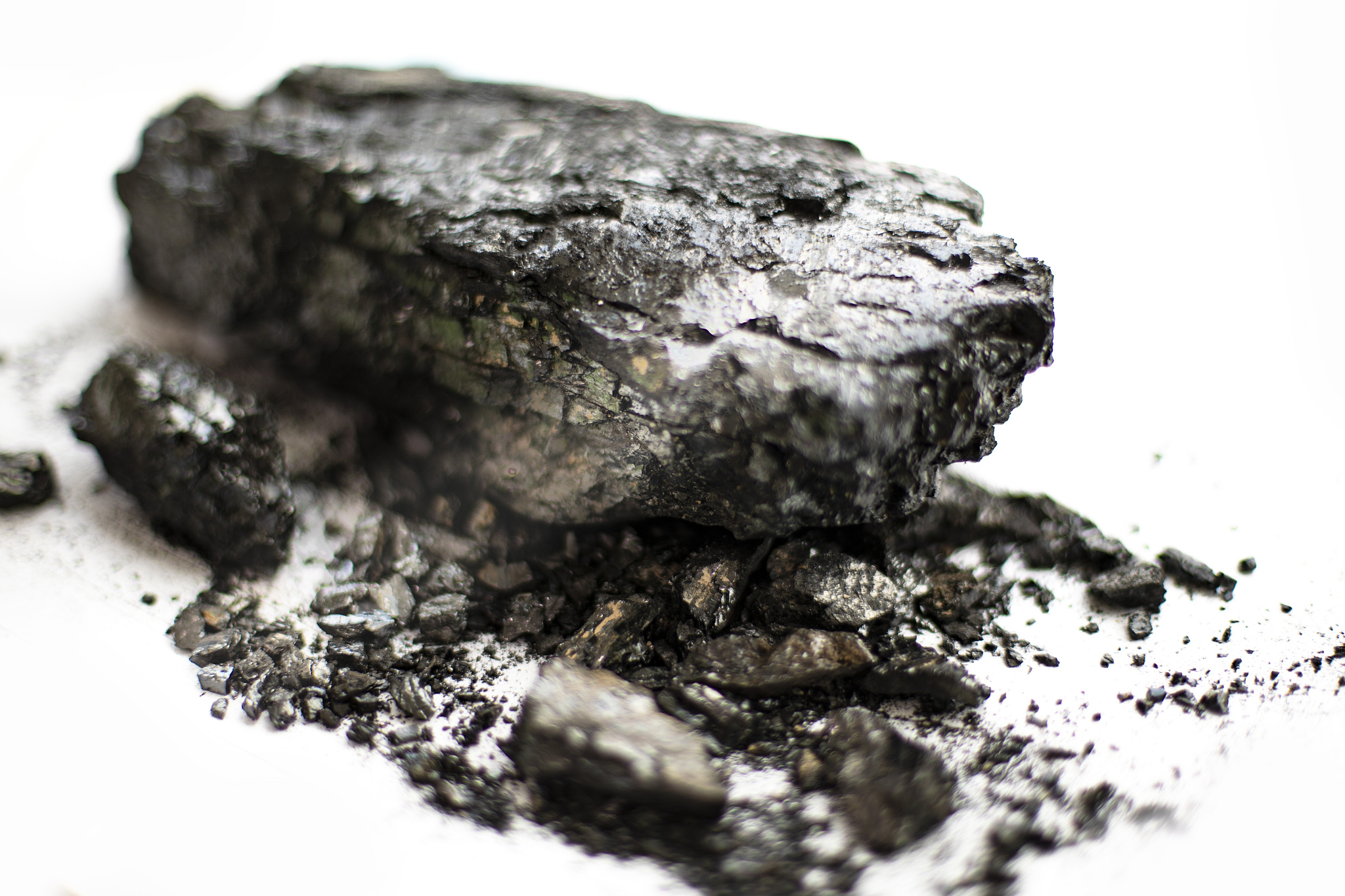 中国低阶煤资源丰富，催化热解技术助力清洁利用