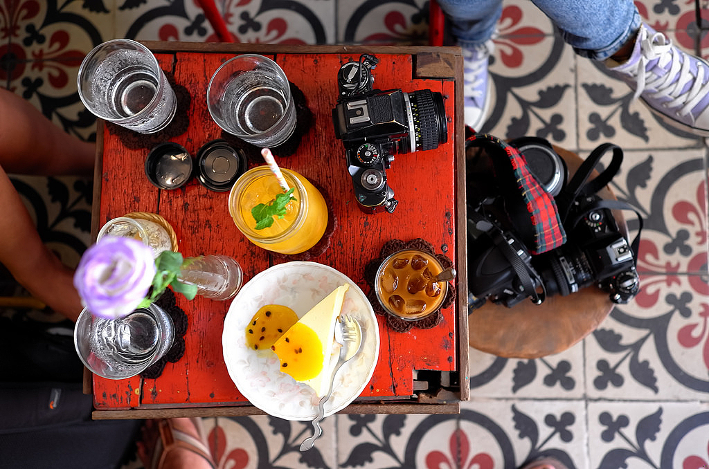 water gun party plate design