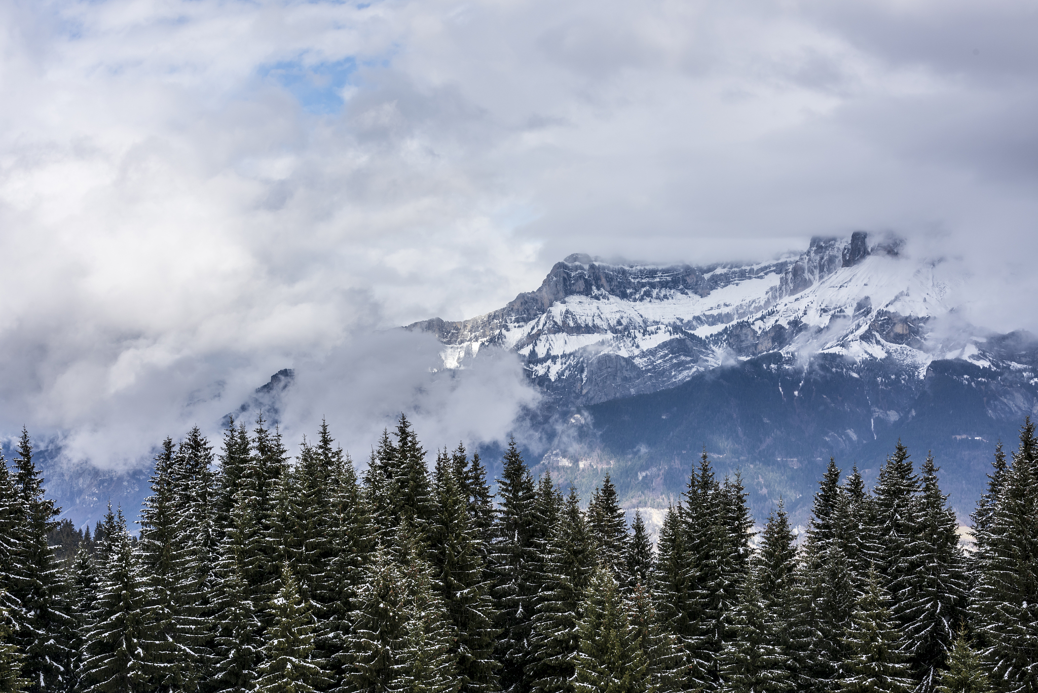 view of the peaks of mount tête à l'ane from megève."nmont bl