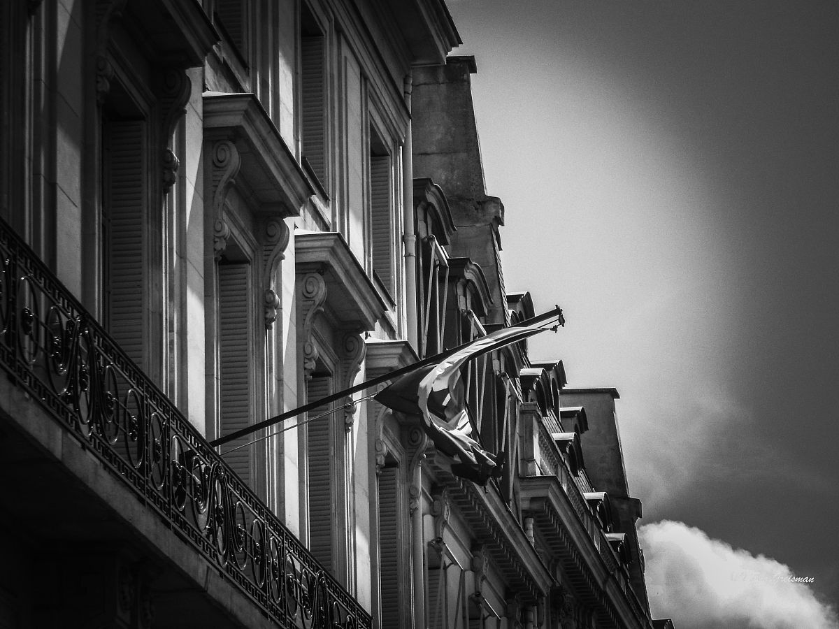 中国人去加拿大留学需要多少人民币