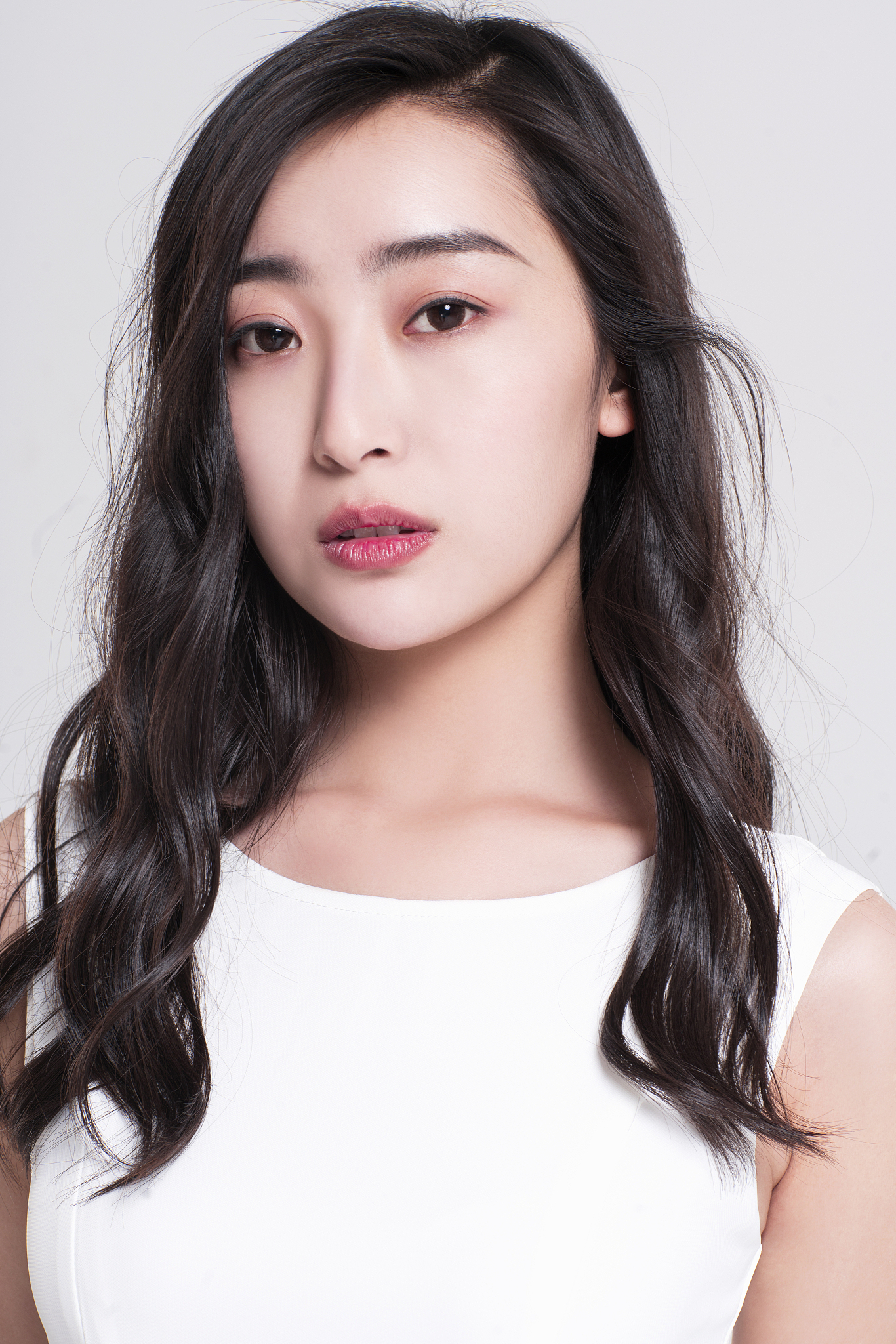 周钰哲 - 中国女演员，清新可爱，演技精湛