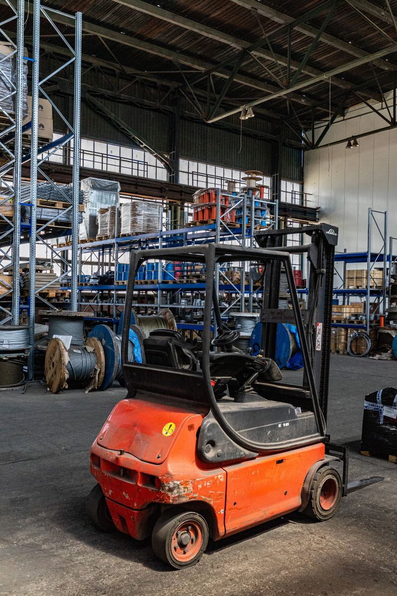 电动叉车：环保节能的物流设备选择