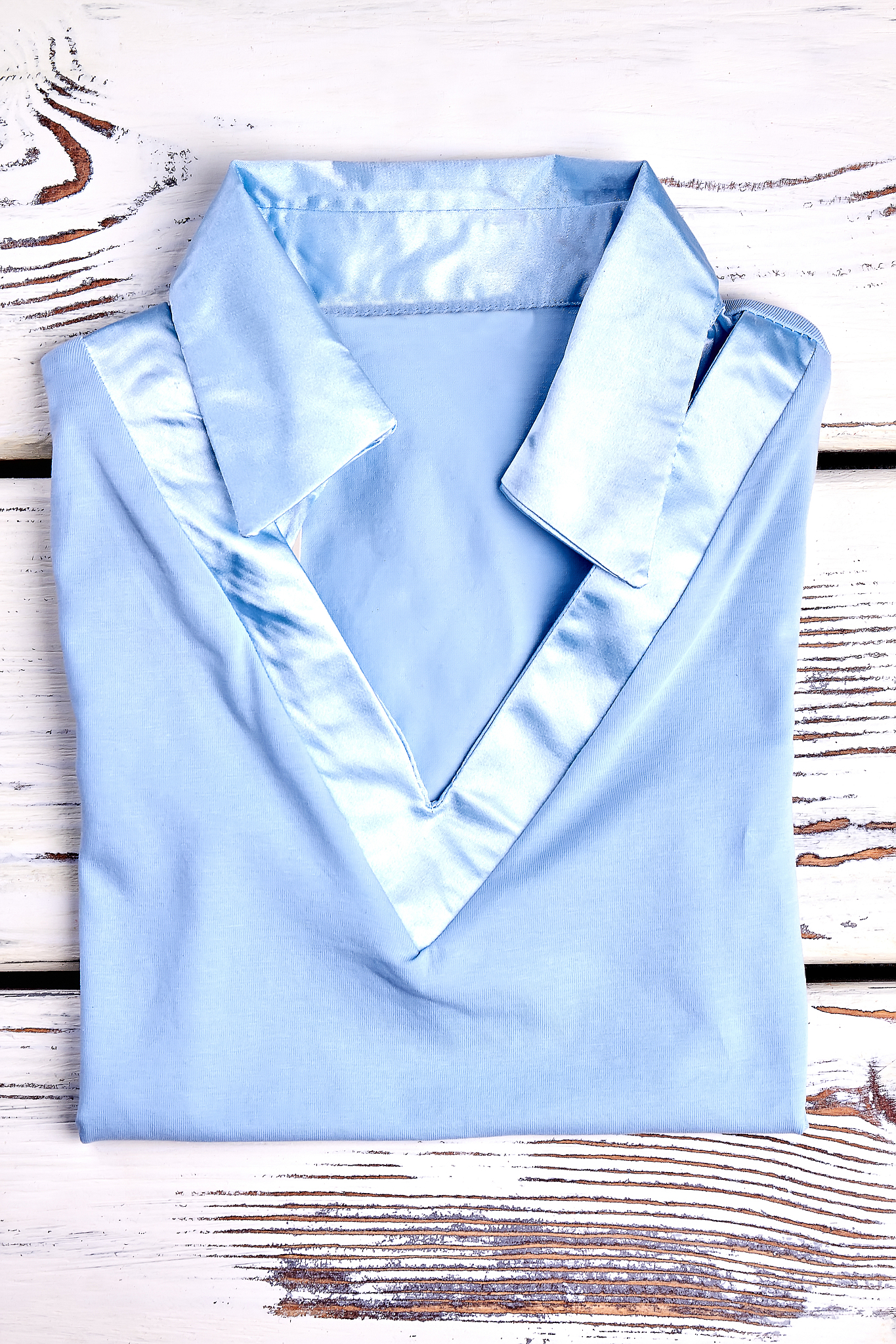 衣服领子褶皱