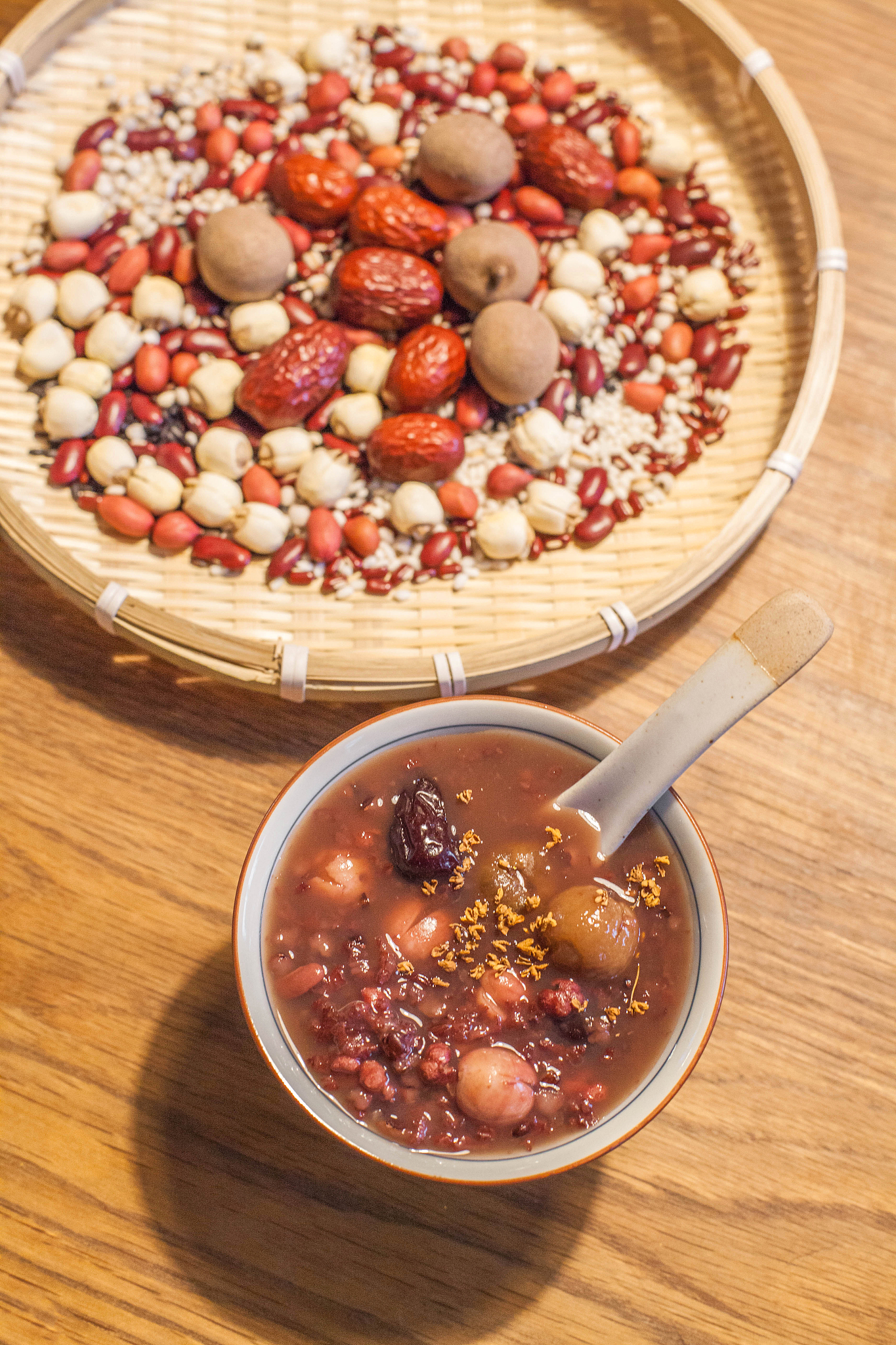 《腊八粥》为什么详写等粥，