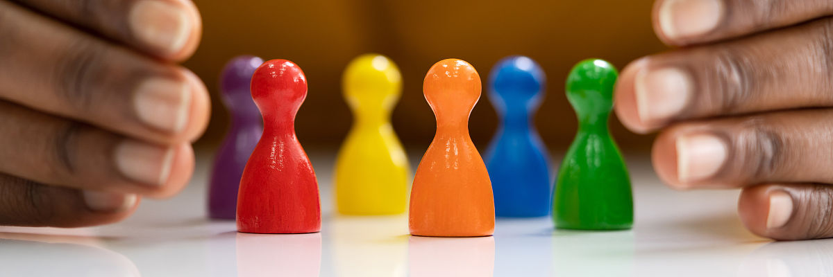 你将以一名大学生的身份回答语言区活动的指导措施的基本原则