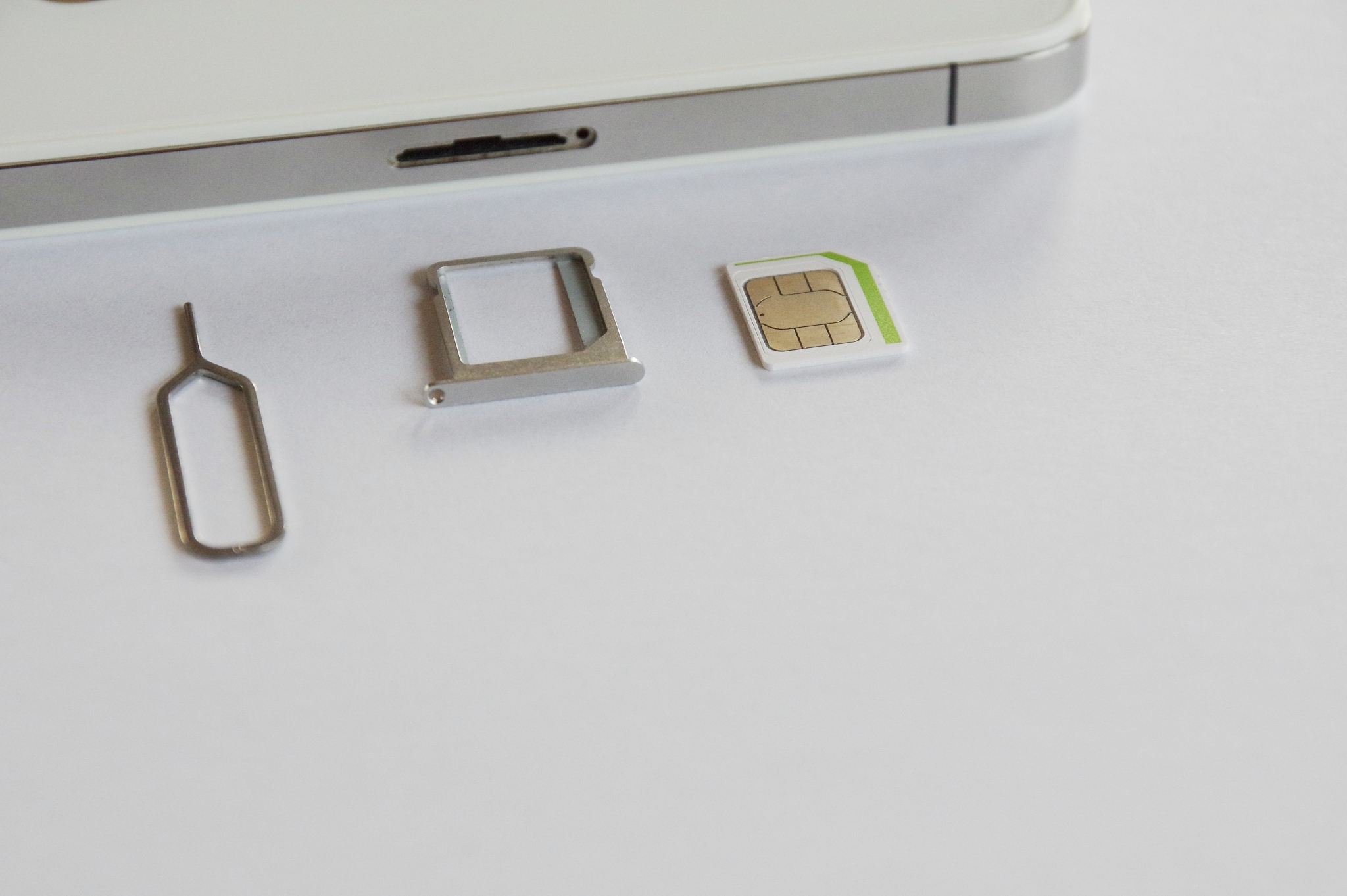 苹果6s 和 6s Plus 卡托通用吗？