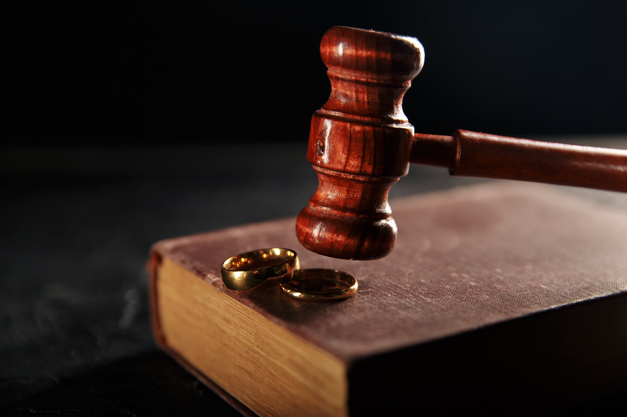 加速离婚进度：律师、协商、法院强制离婚等方法