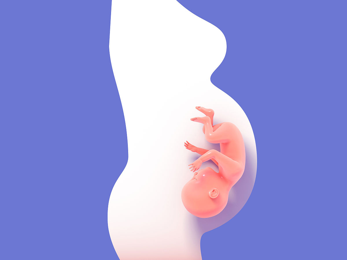 蓝色背景上孕妇剪影的3d插图.
