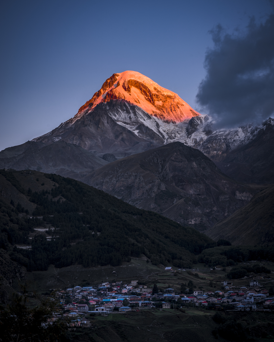 光线折射条件：影响光线弯曲的因素