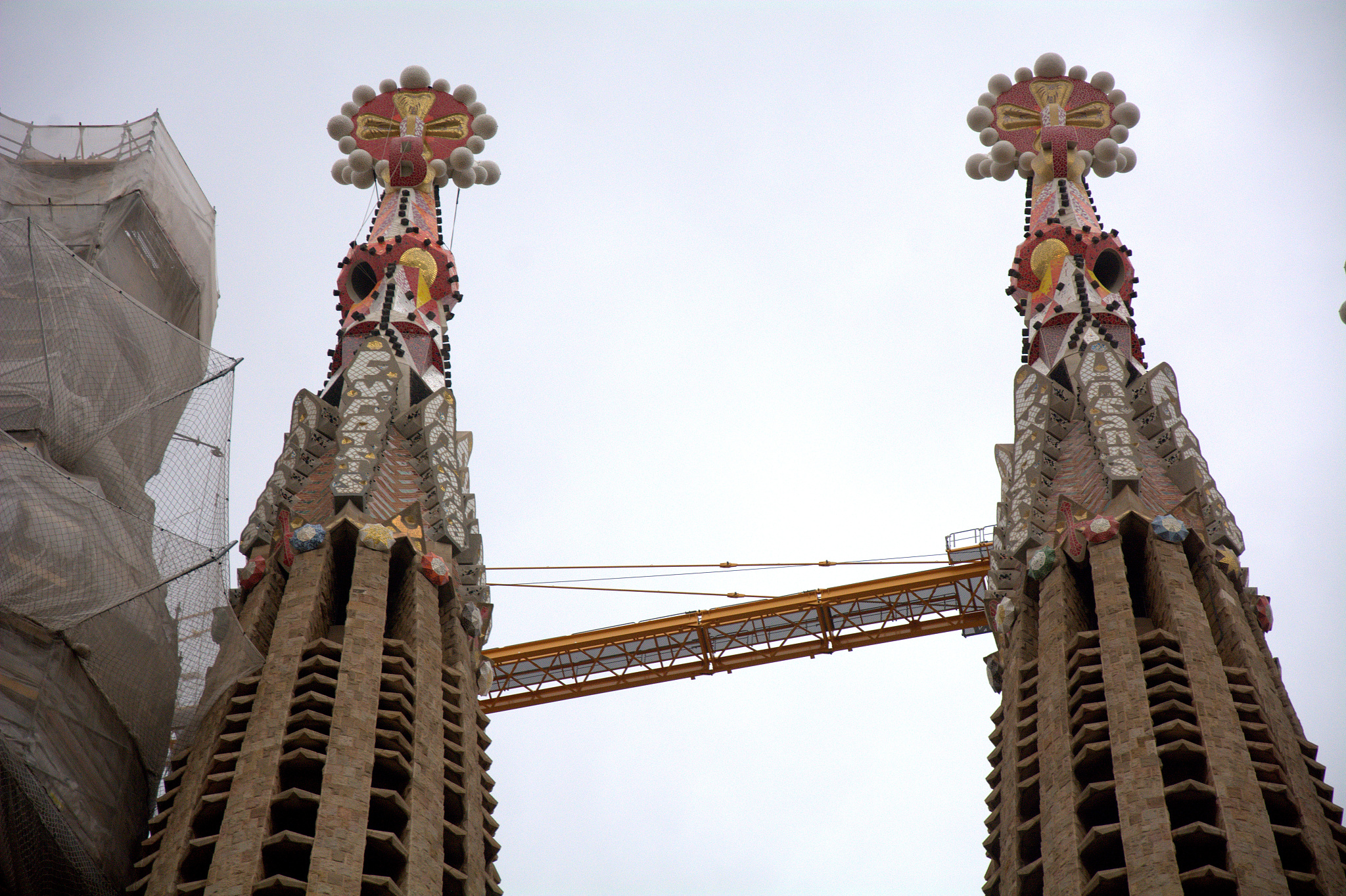 tower crane in the sacrada familia church in barcelona
