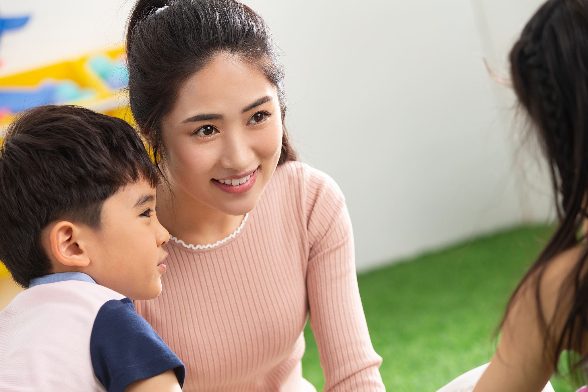 kindergarten teachers and the children