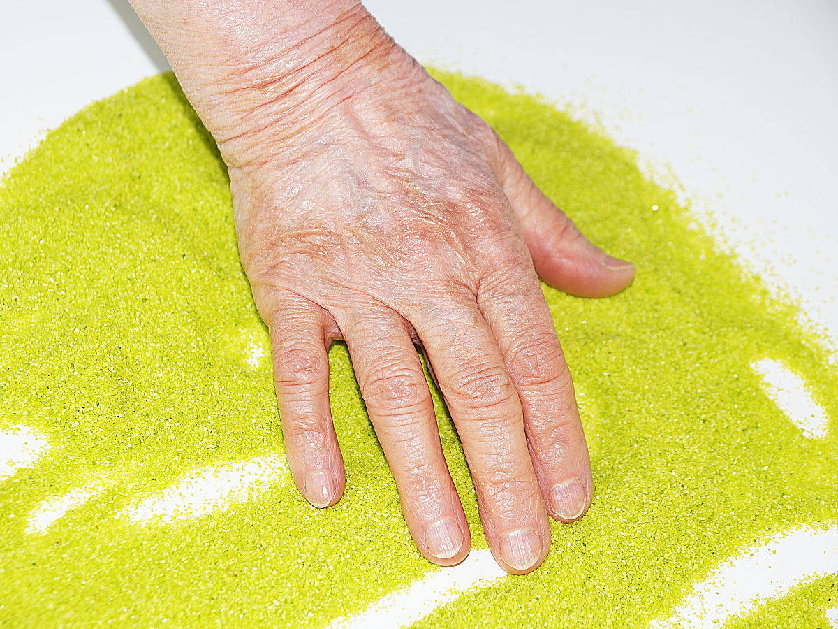 这些结果表明中风显著影响了肌肉在多肌肉协调中发挥的作用。请将上述文字进行翻译