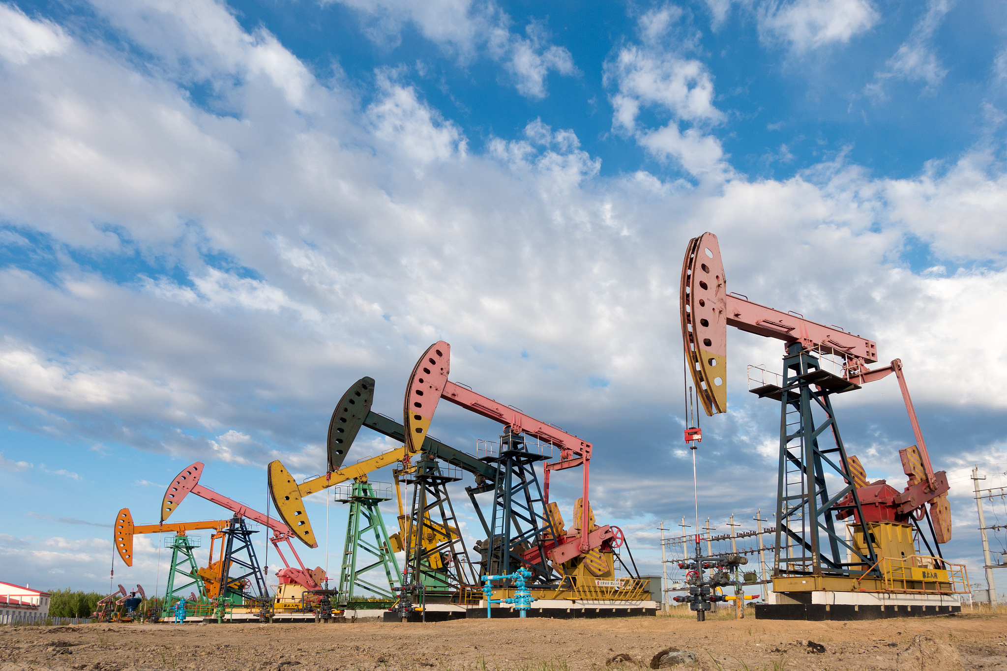 请帮我写一份大庆油田概况