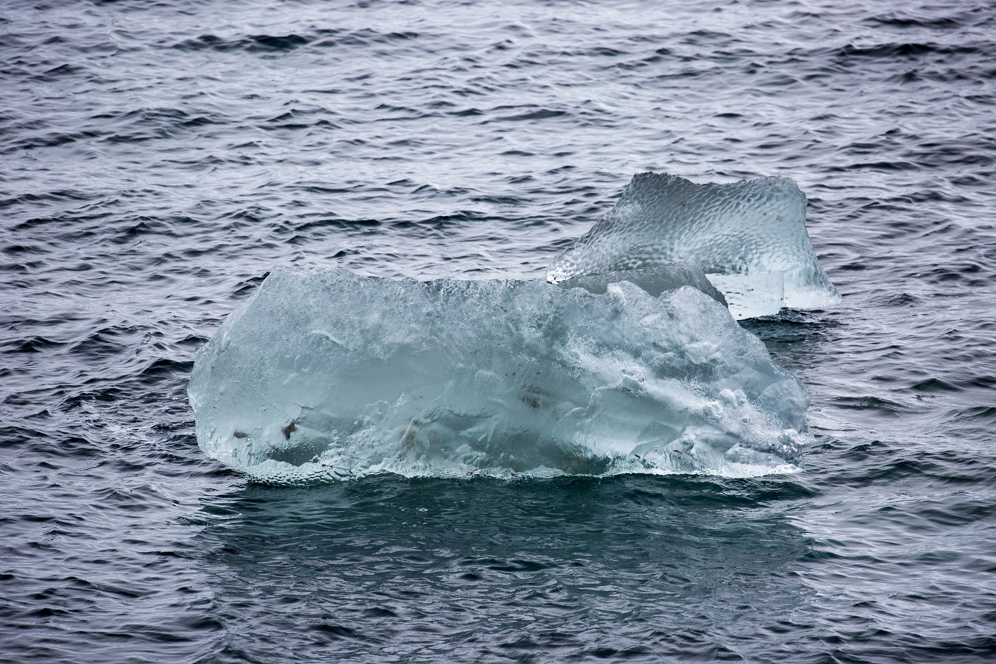 一月份南极罗斯海的颗粒有机碳的浓度和海底深度的关系