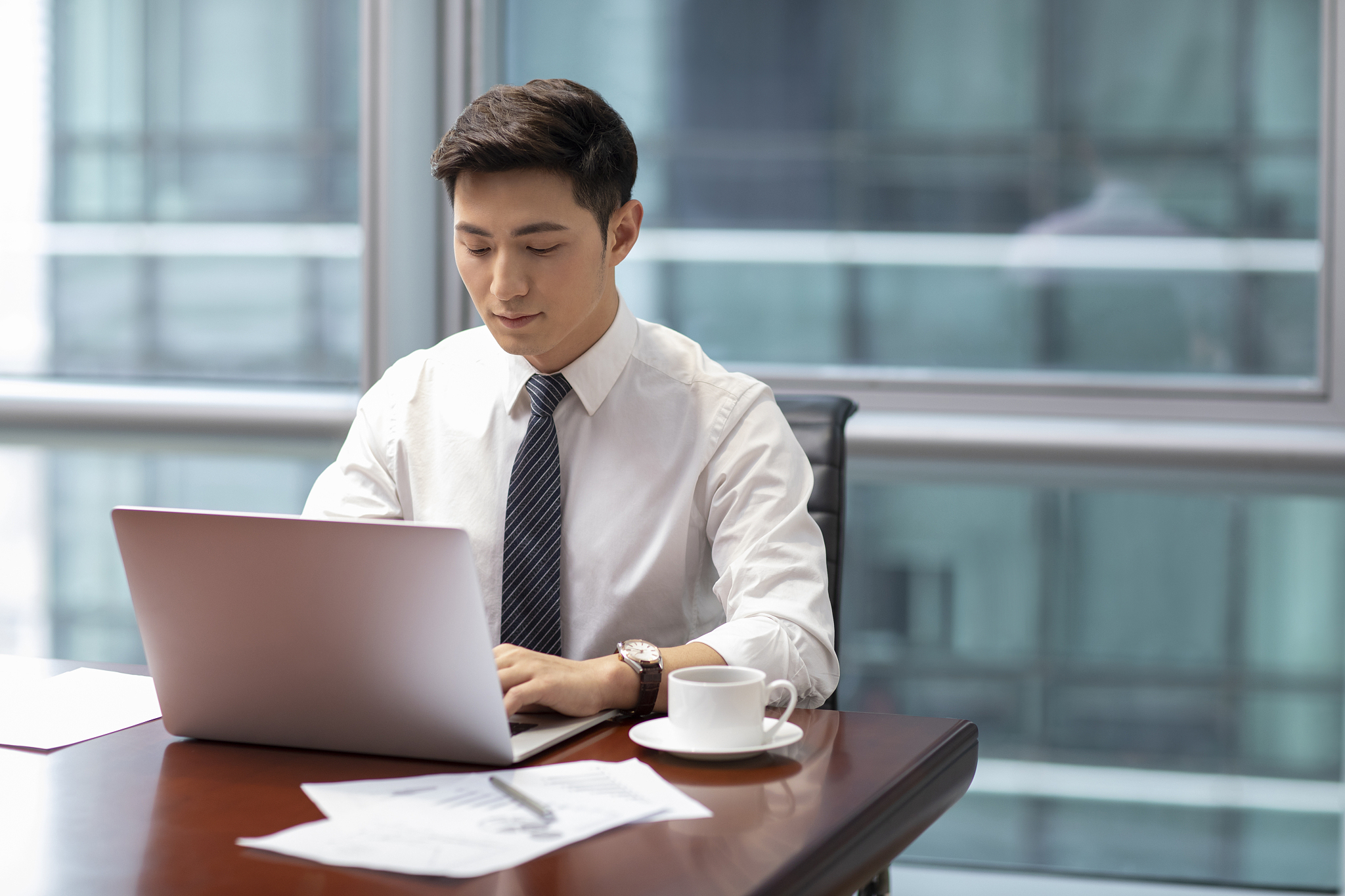 他对自己能否学好电脑充满了信心修改病句