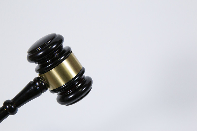 电子商务法第32条：平台规则应公开公正，保障商家和消费者权益