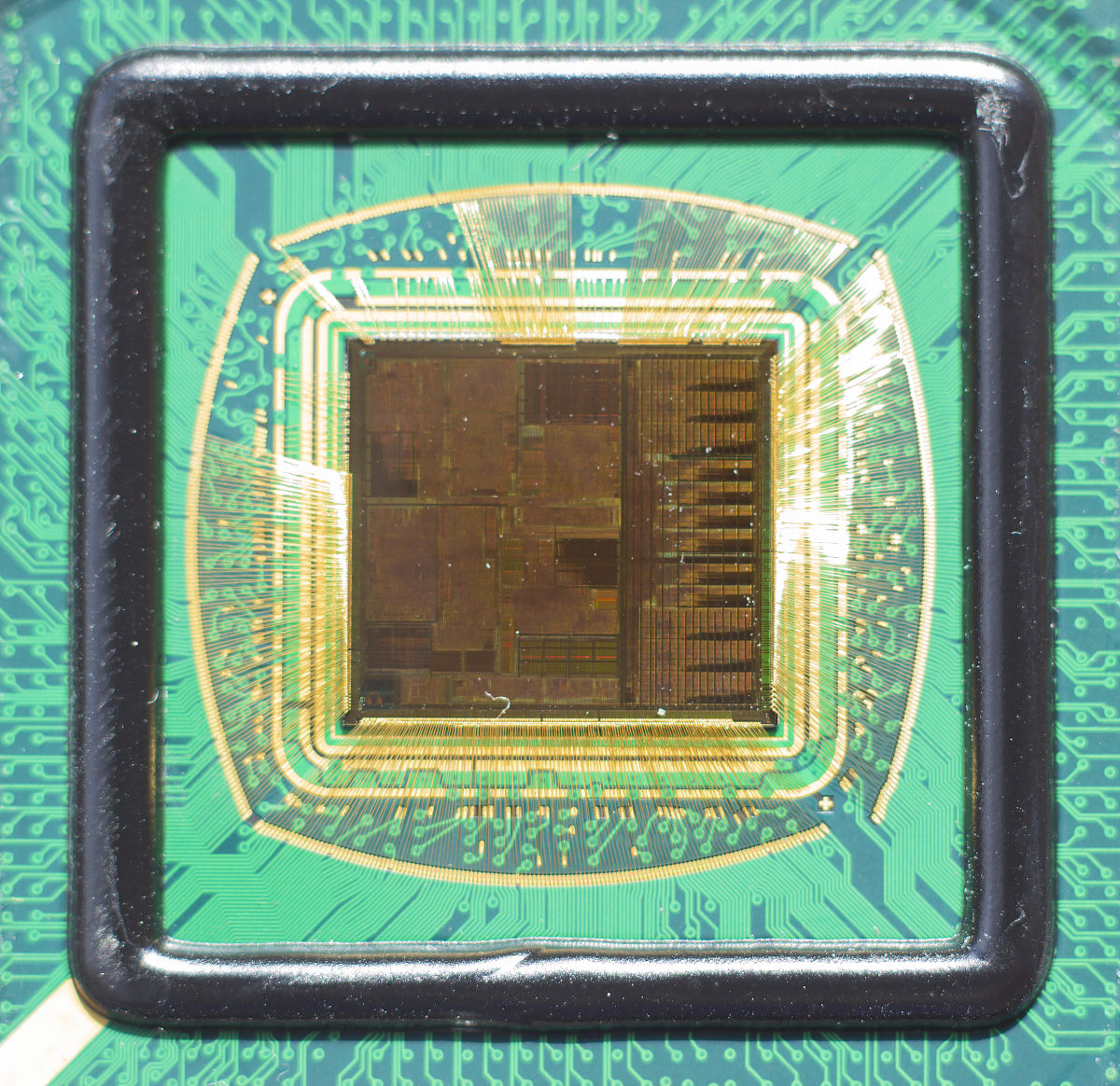 描述一下TFTLCD 简介