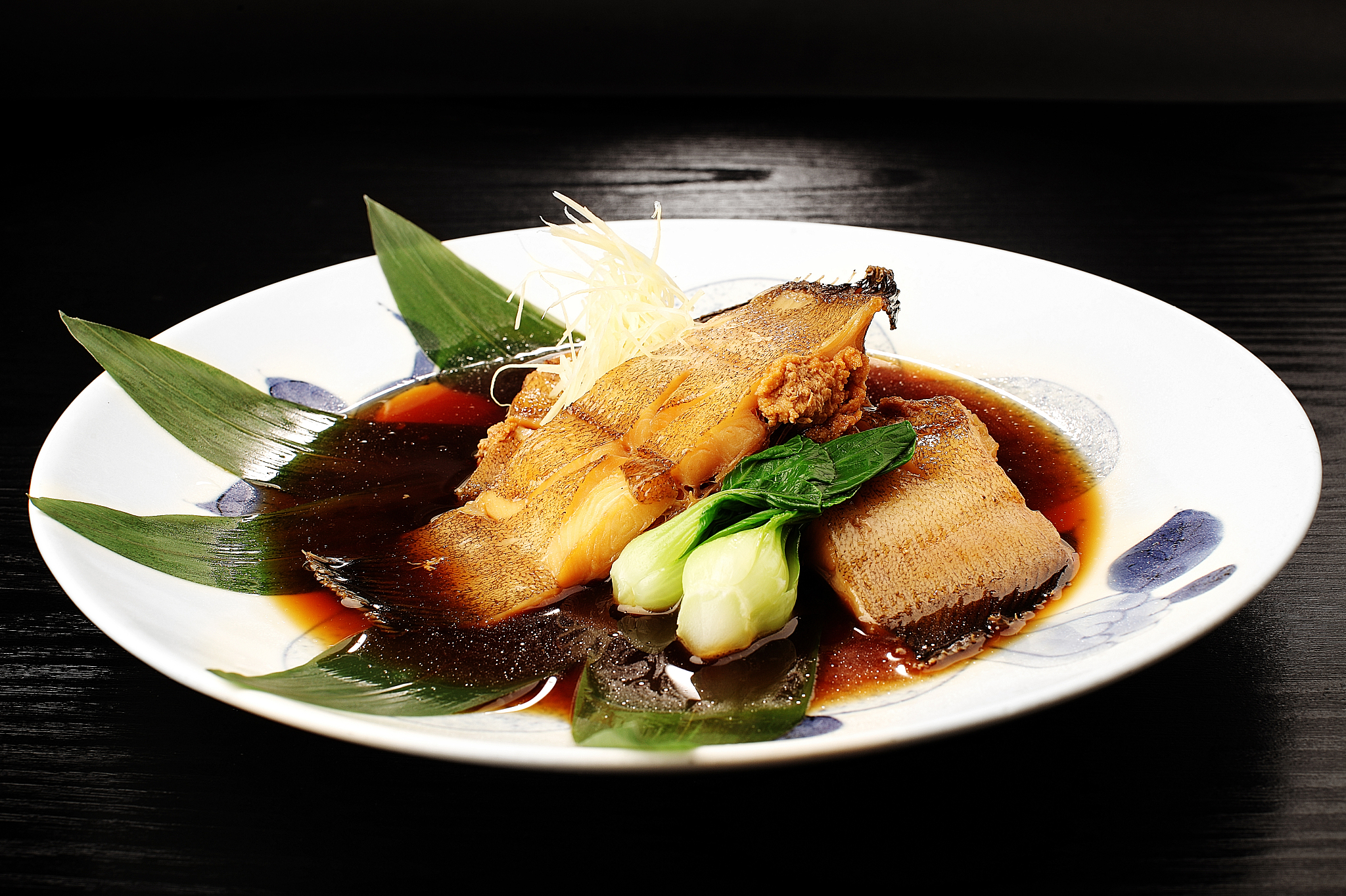 帮我制作一个介绍中国美食的网页 源码