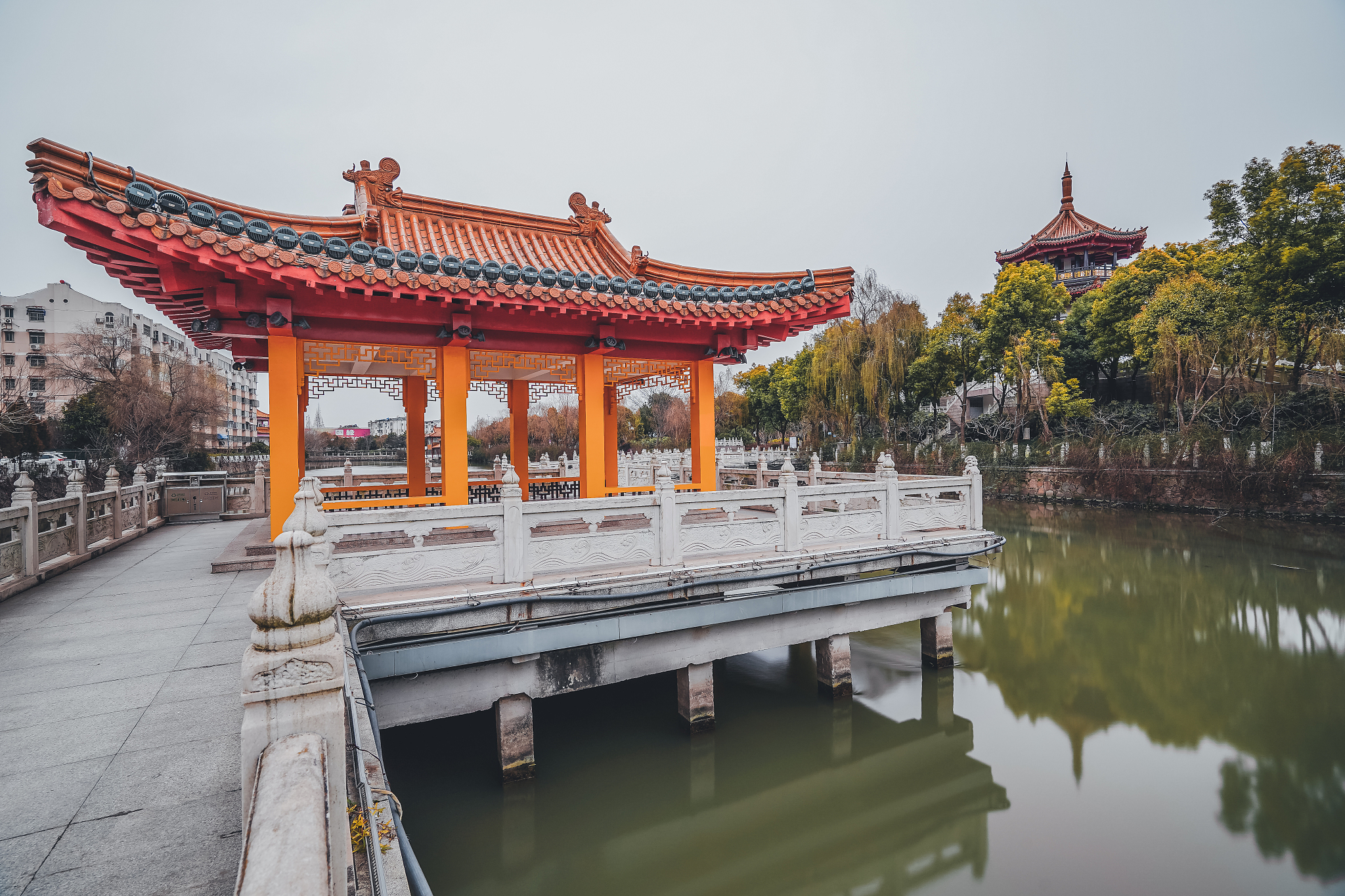 盐城媒体曝光求助热线电话是多少？ 要求：创建一篇500至1000字的解决方案