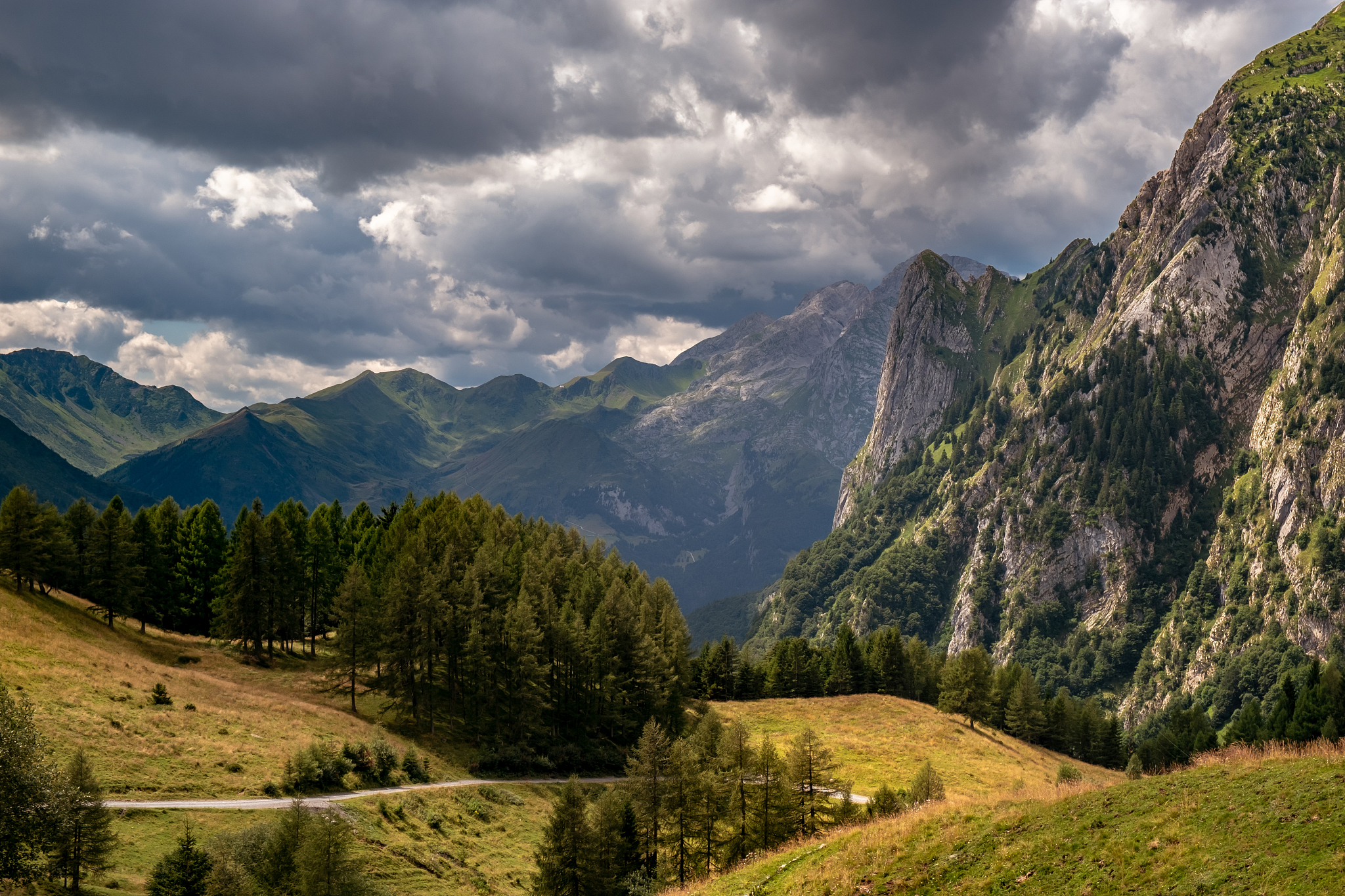 summer day trekking in the carnic alps, friuli venezia-giulia, i