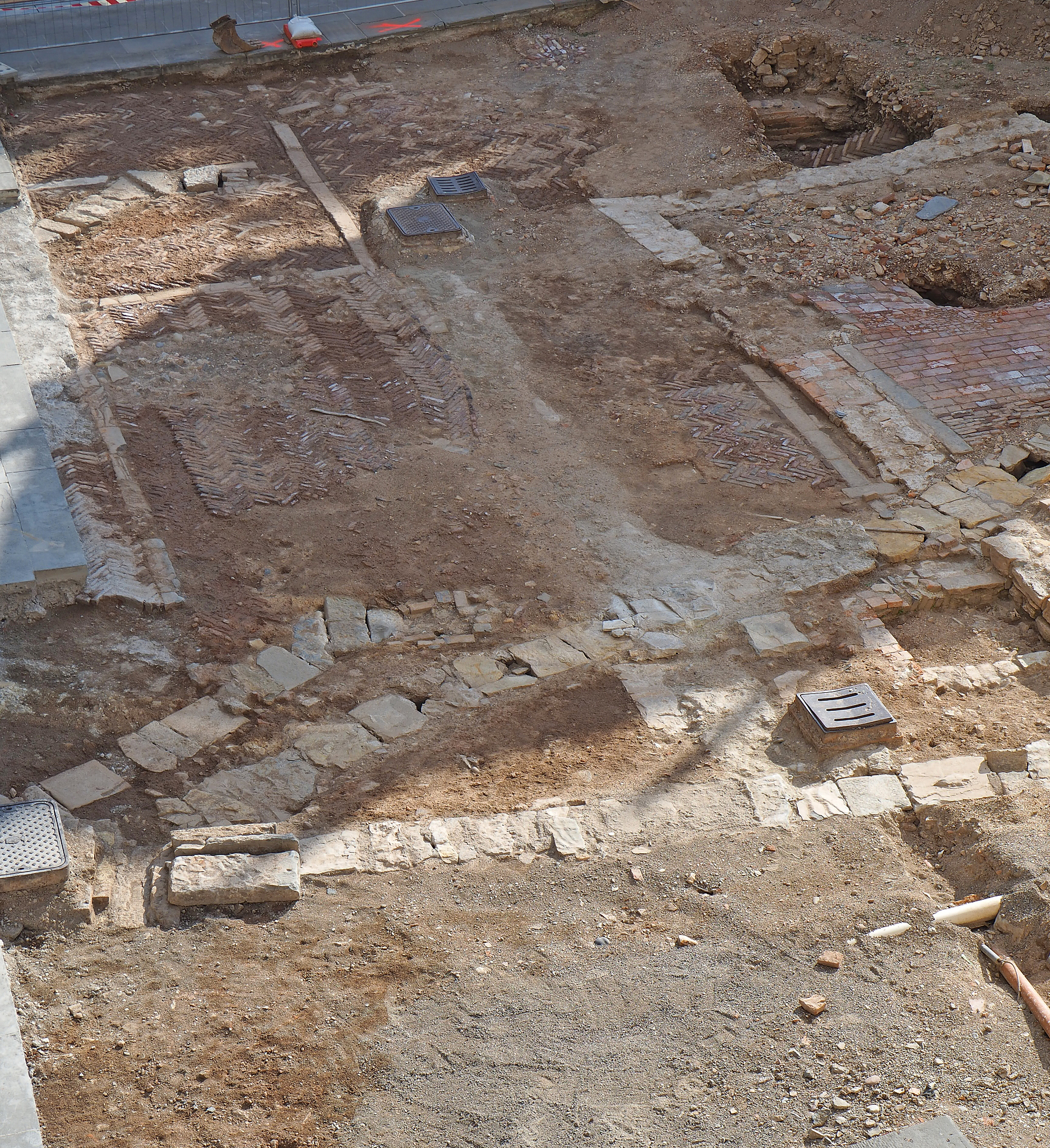 地基沉降分析与控制方法研究综述