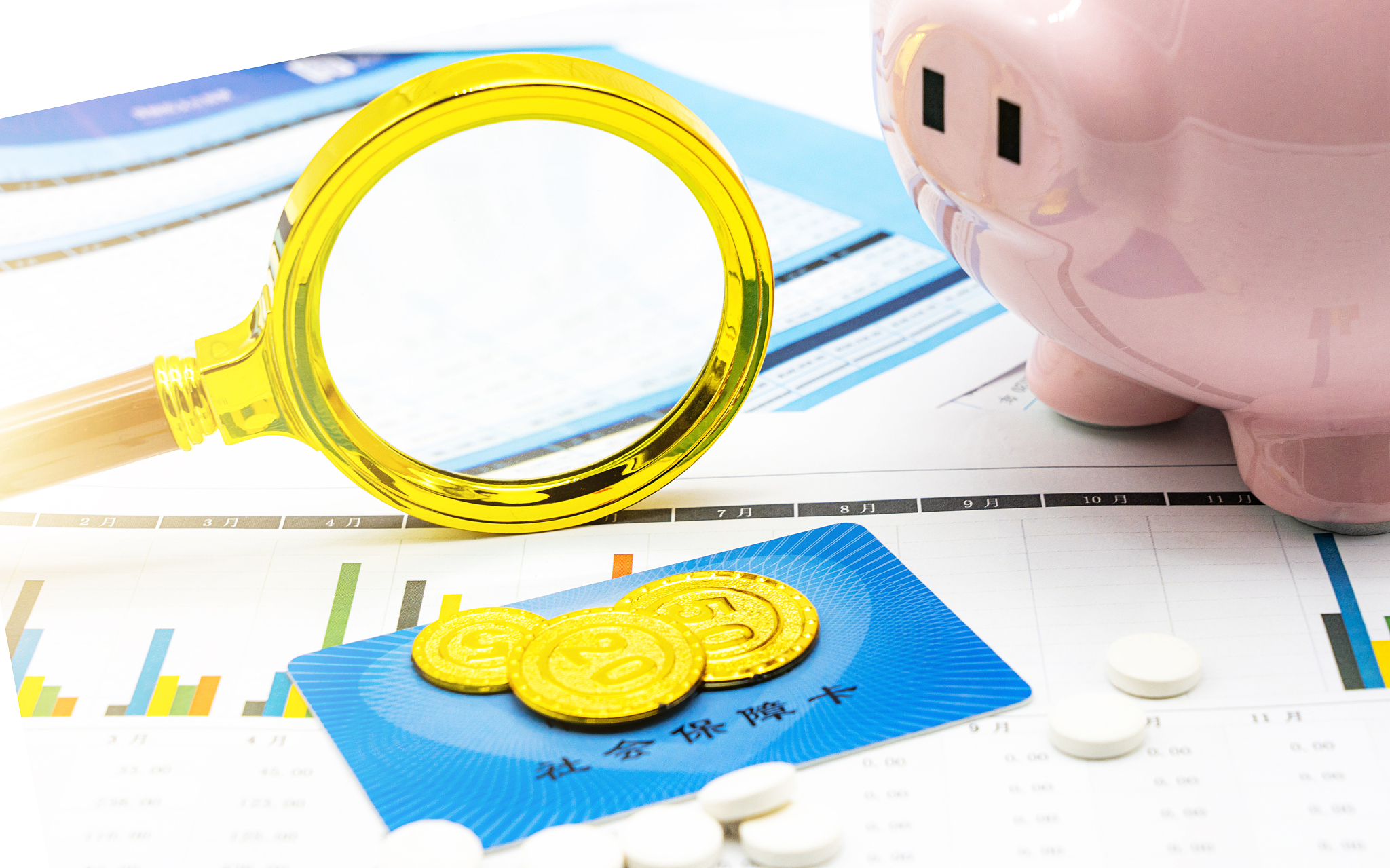 教师综合素质的评价最早开始于上世纪50年代其中有美国、加拿大、英国、日本等国家。在美国对教师的评价起初重视于教师的个人素质能力和一般教学行为。到20世纪90年代美国教育部门对教师综合素质的评价进行了重新定义采用基于课堂教学评价的教师综合素质评价体系。当前教师综合素质评价对美国各个高等院校的教学质量和师资队伍建设的提高提供了重要的指导和保障。同时也成为帮助教师改善自身教学方法、个人素质能力的有效手段