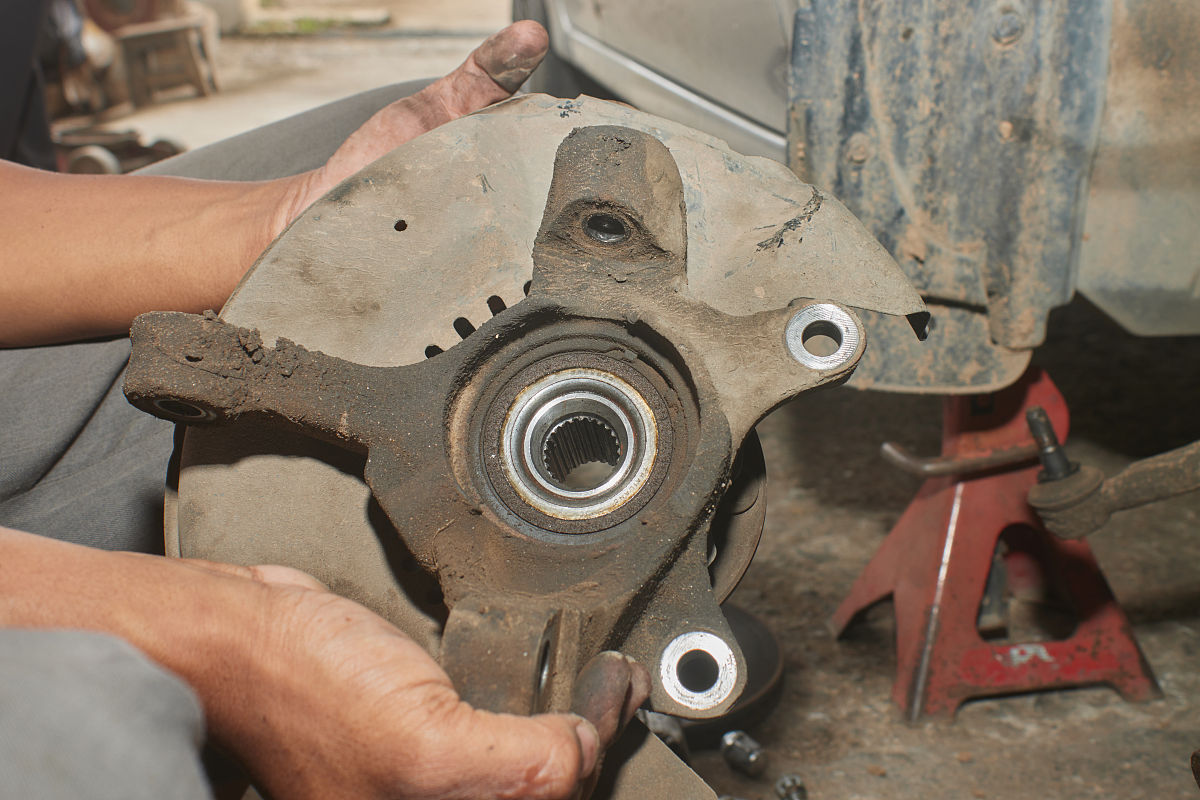 德宝 u550主电机皮带更换 操作步骤帮我用200字详细描述