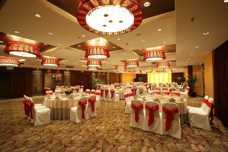鸿运楼宴会厅：云南的吉祥之地，品味美食，感受希望