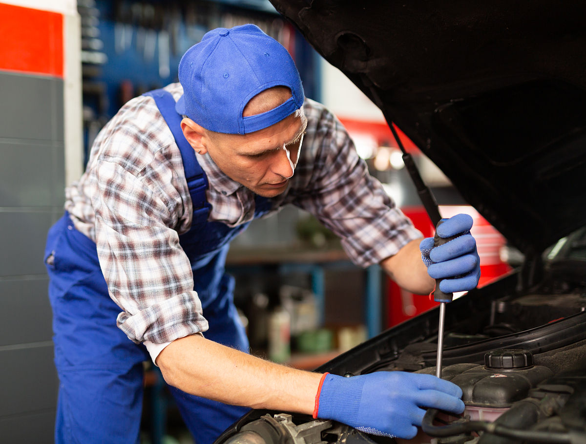 2020年重庆男生读汽修学校有前途吗