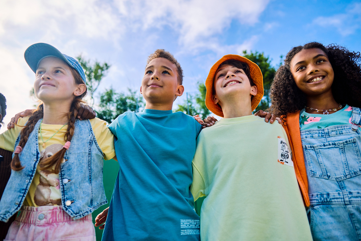 以家長身份以英文通知取消參如餘下的暑假夏令營一般客套原因