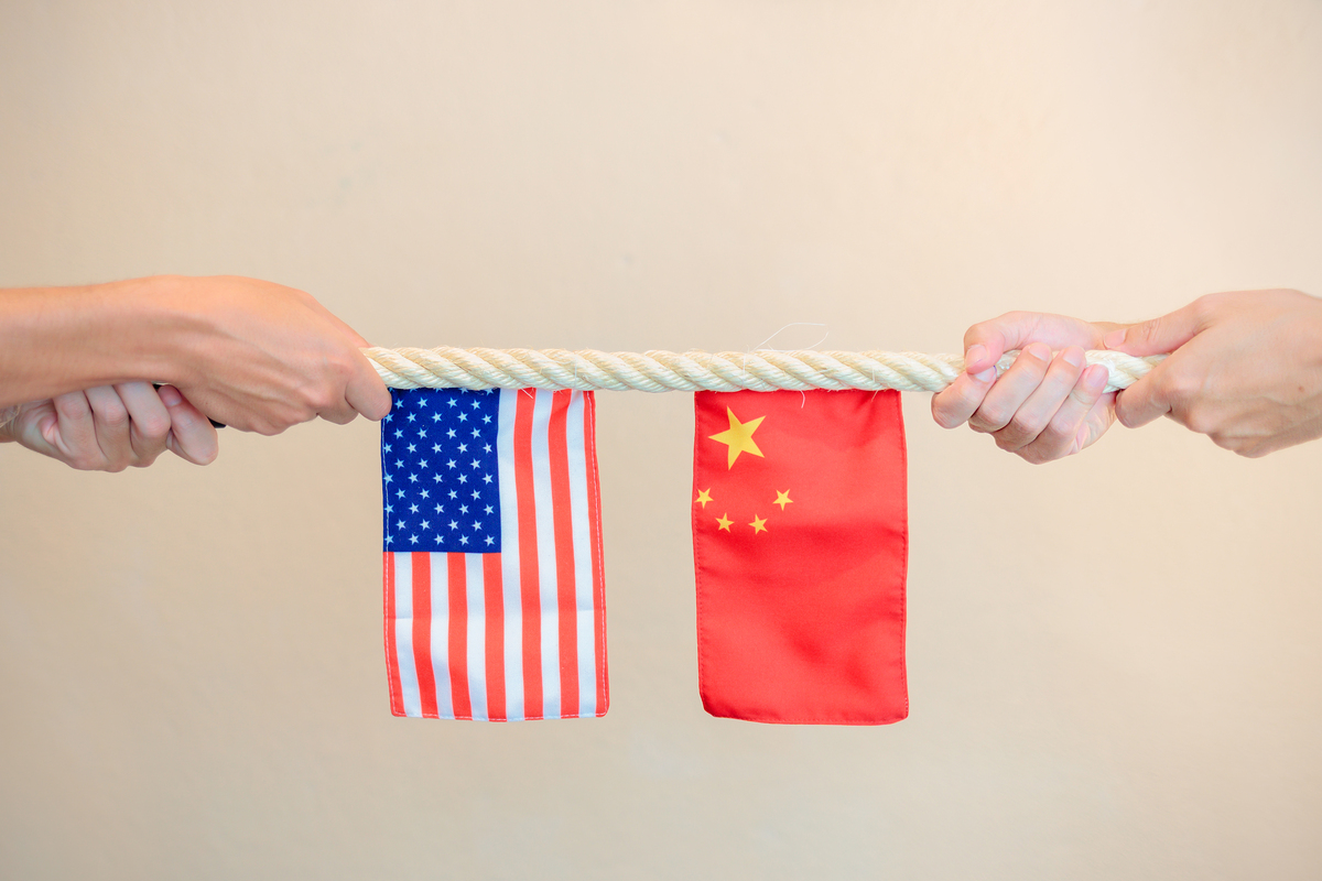 美国打压中国的原因分析：经济、安全与科技竞争