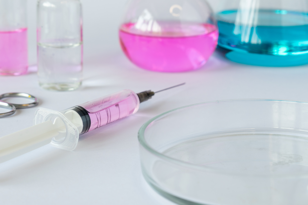 食品生物工艺专业核心课程：微生物学、食品化学、发酵工程学、食品工程学